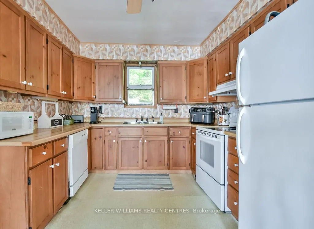 Photo 10 of 379 Champlain Road, Penetanguishene — HOMEH