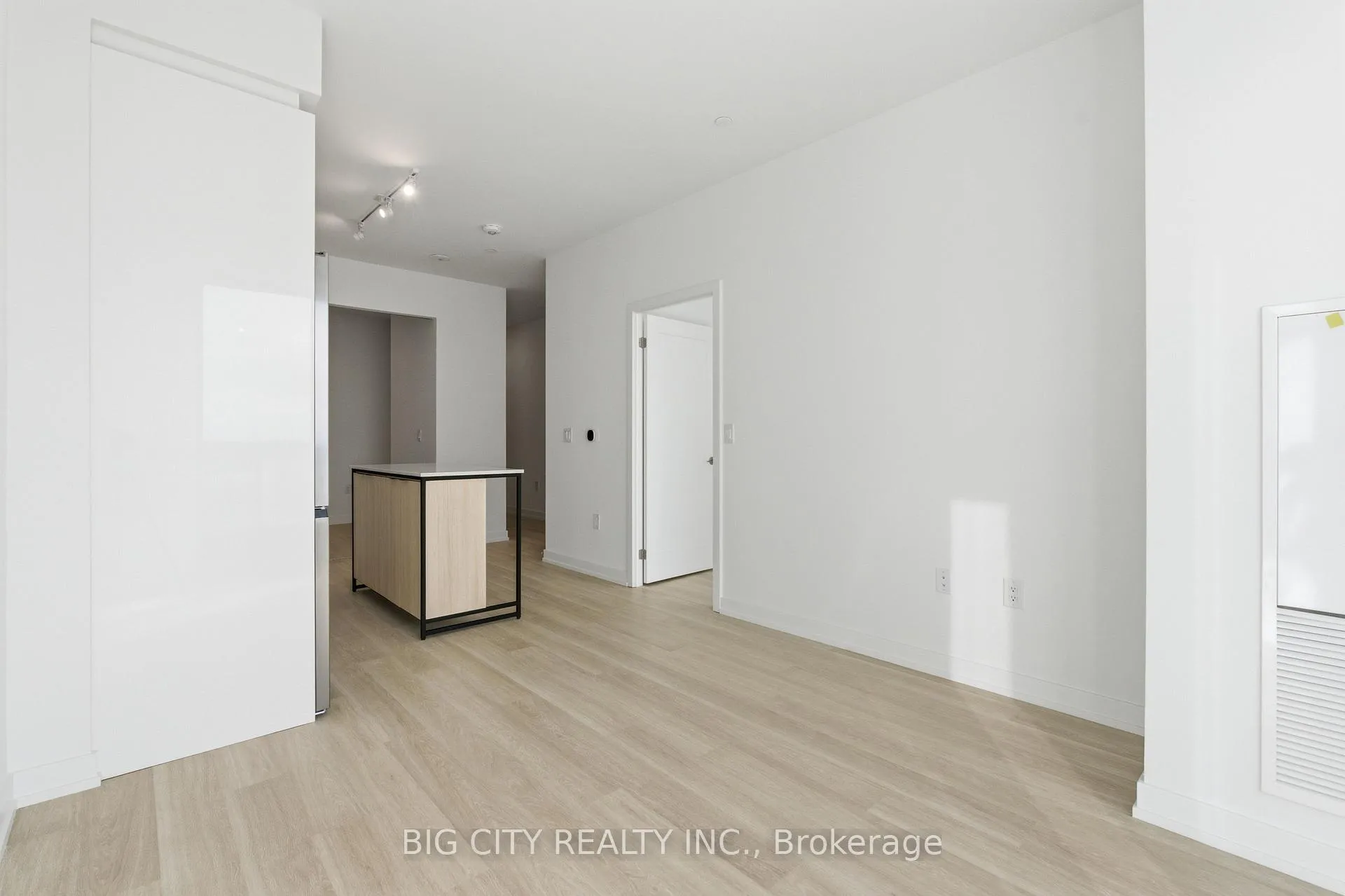 Photo 5 of Unit 1808, 9751 Markham Road, Markham, Greensborough — HOMEH