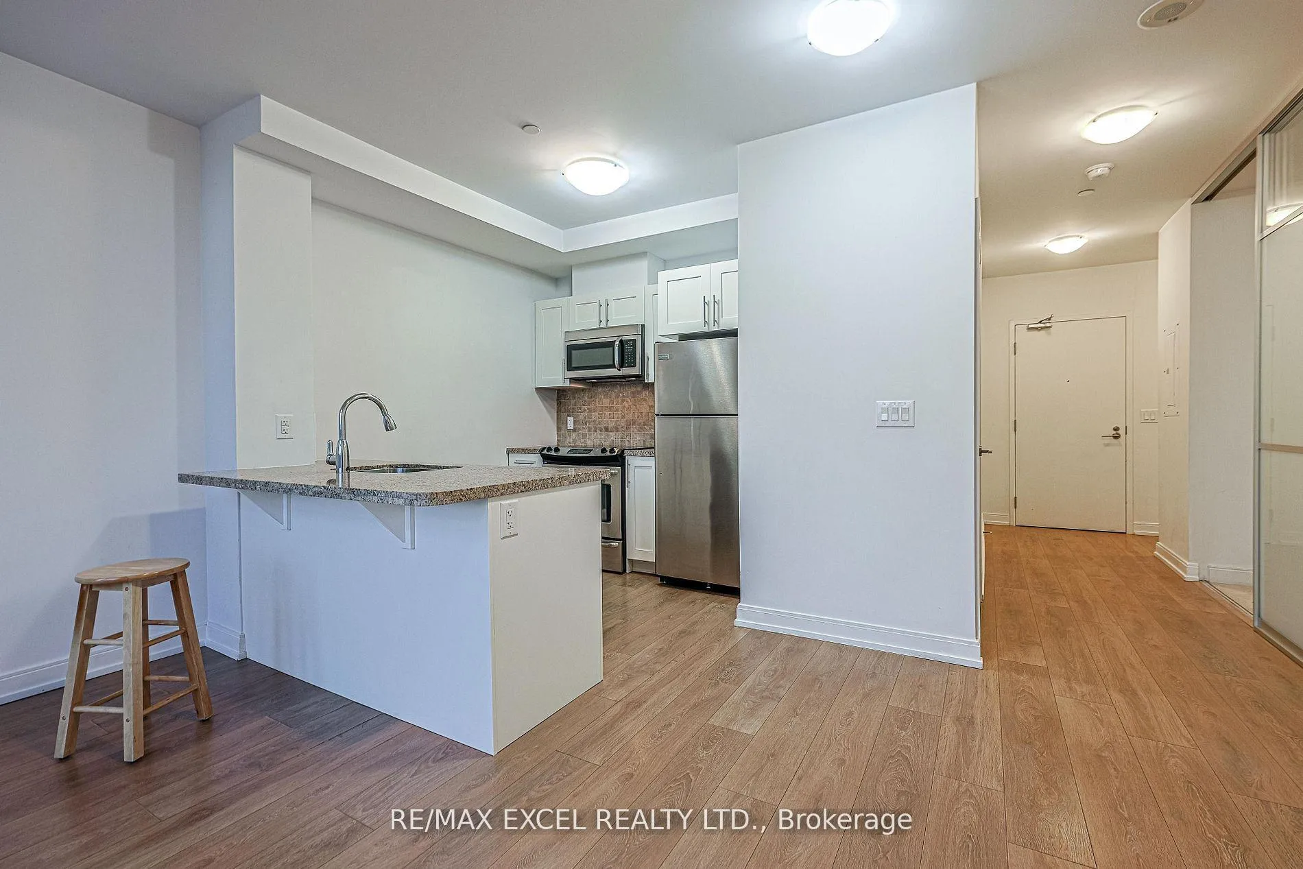Photo 4 of Unit 733, 540 Bur Oak Avenue, Markham, Berczy — HOMEH