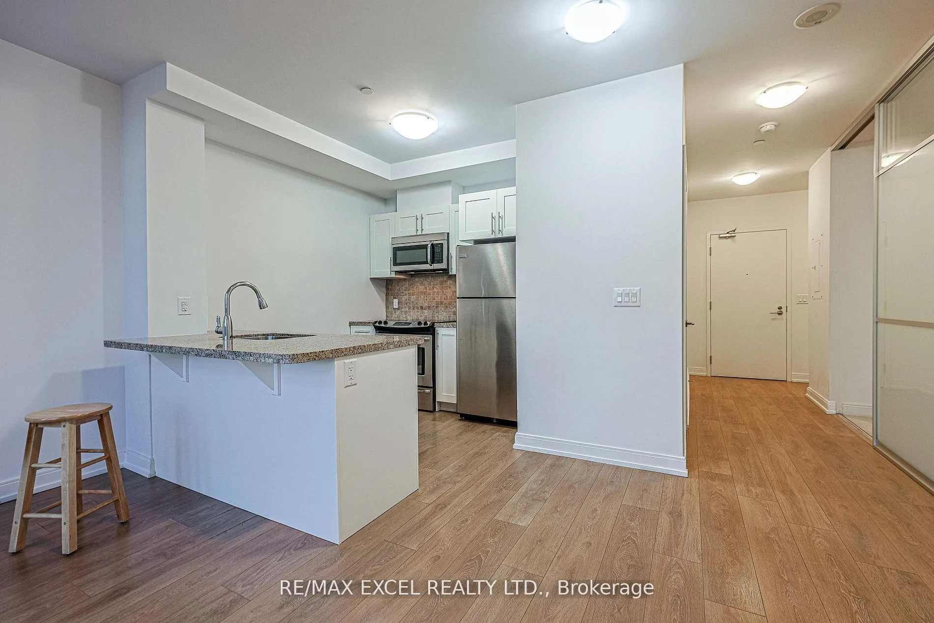Photo 5 of Unit 733, 540 Bur Oak Avenue, Markham, Berczy — HOMEH