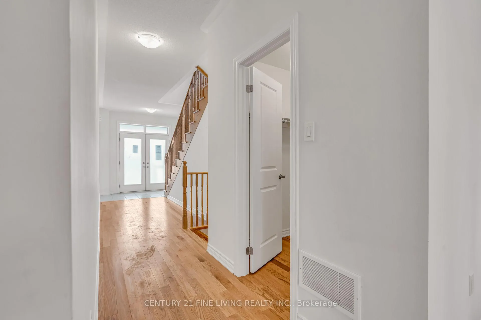 Photo 3 of 37 Petch Avenue, Caledon, Rural Caledon — HOMEH