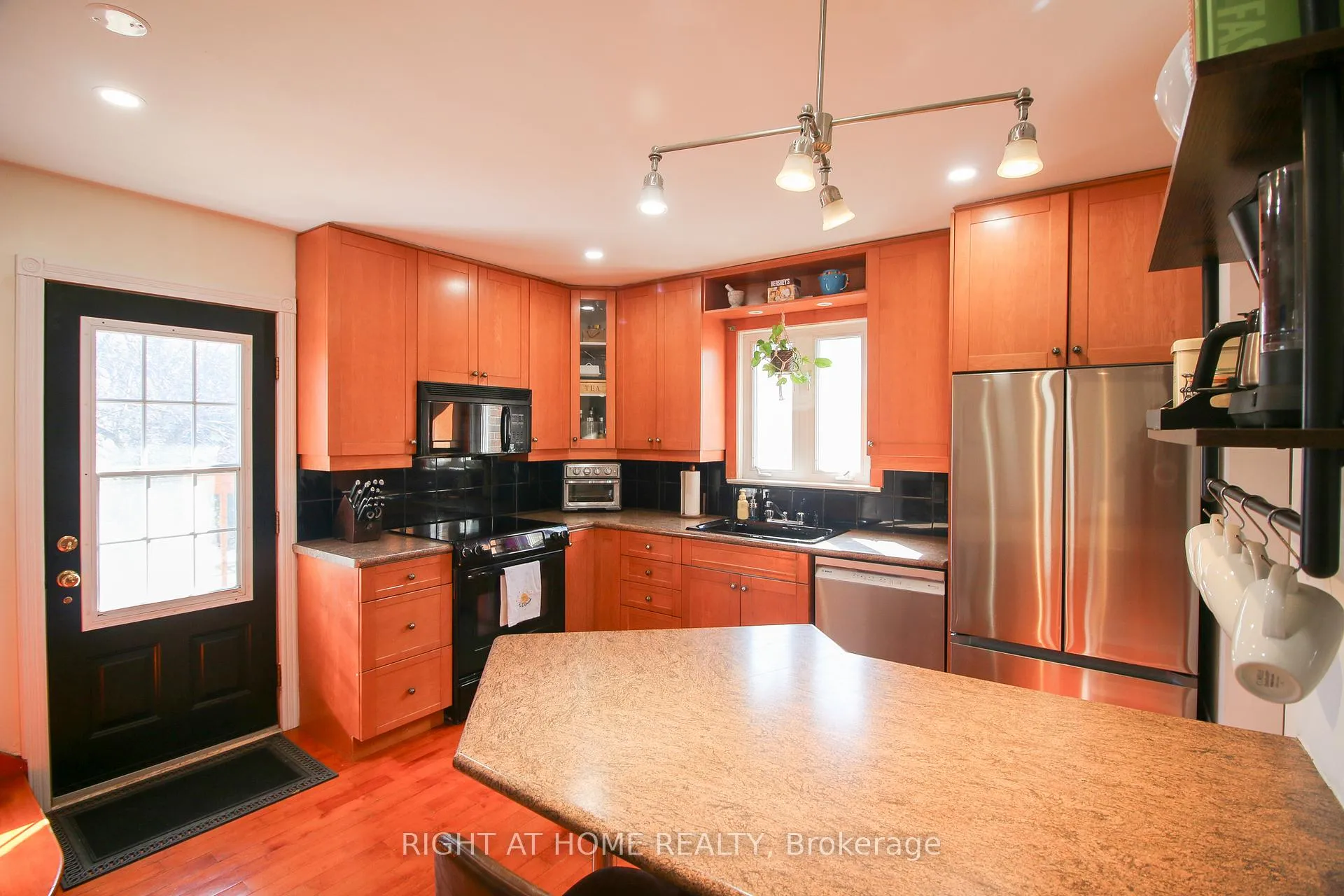 Photo 13 of 59 Braywin Drive, Etobicoke, Kingsview Village-The Westway — HOMEH