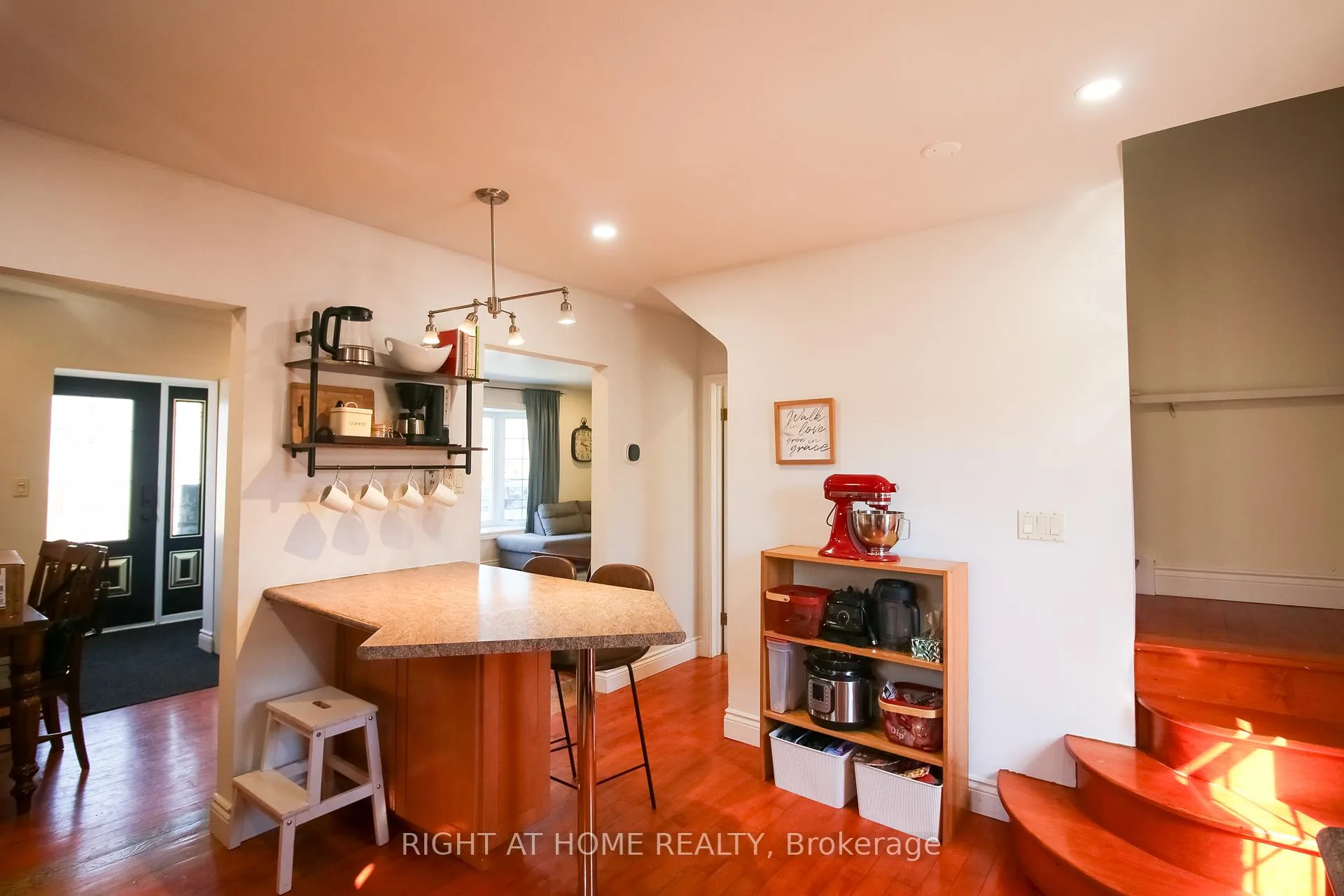 Photo 14 of 59 Braywin Drive, Etobicoke, Kingsview Village-The Westway — HOMEH