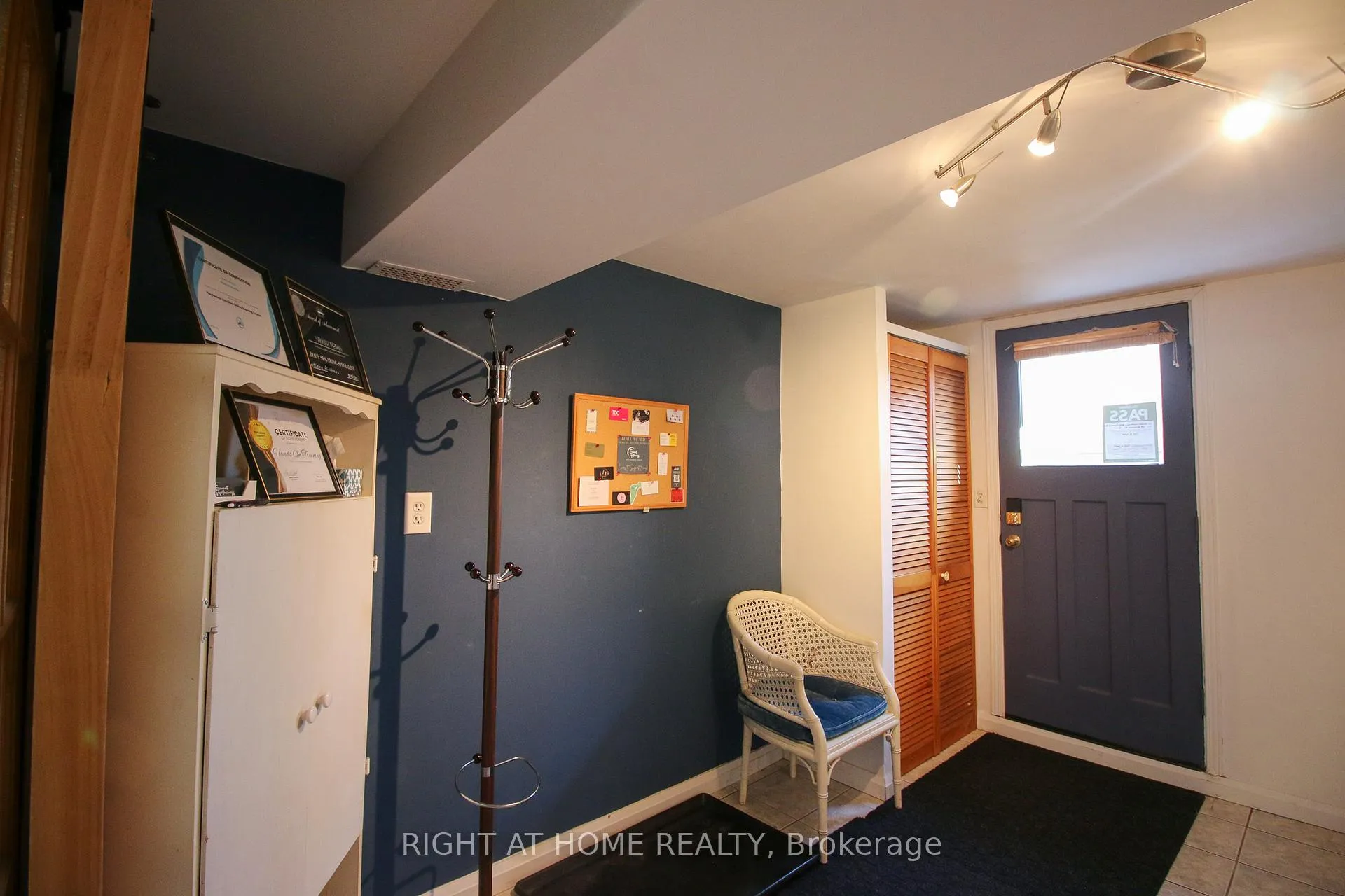 Photo 25 of 59 Braywin Drive, Etobicoke, Kingsview Village-The Westway — HOMEH