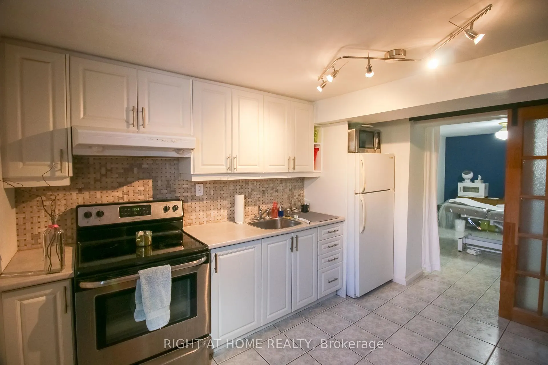 Photo 27 of 59 Braywin Drive, Etobicoke, Kingsview Village-The Westway — HOMEH