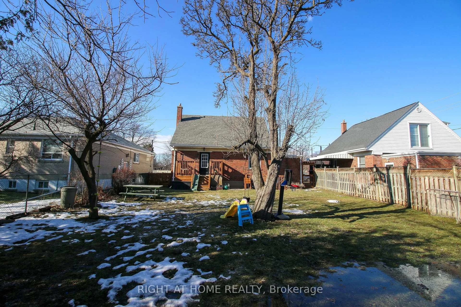 Photo 36 of 59 Braywin Drive, Etobicoke, Kingsview Village-The Westway — HOMEH