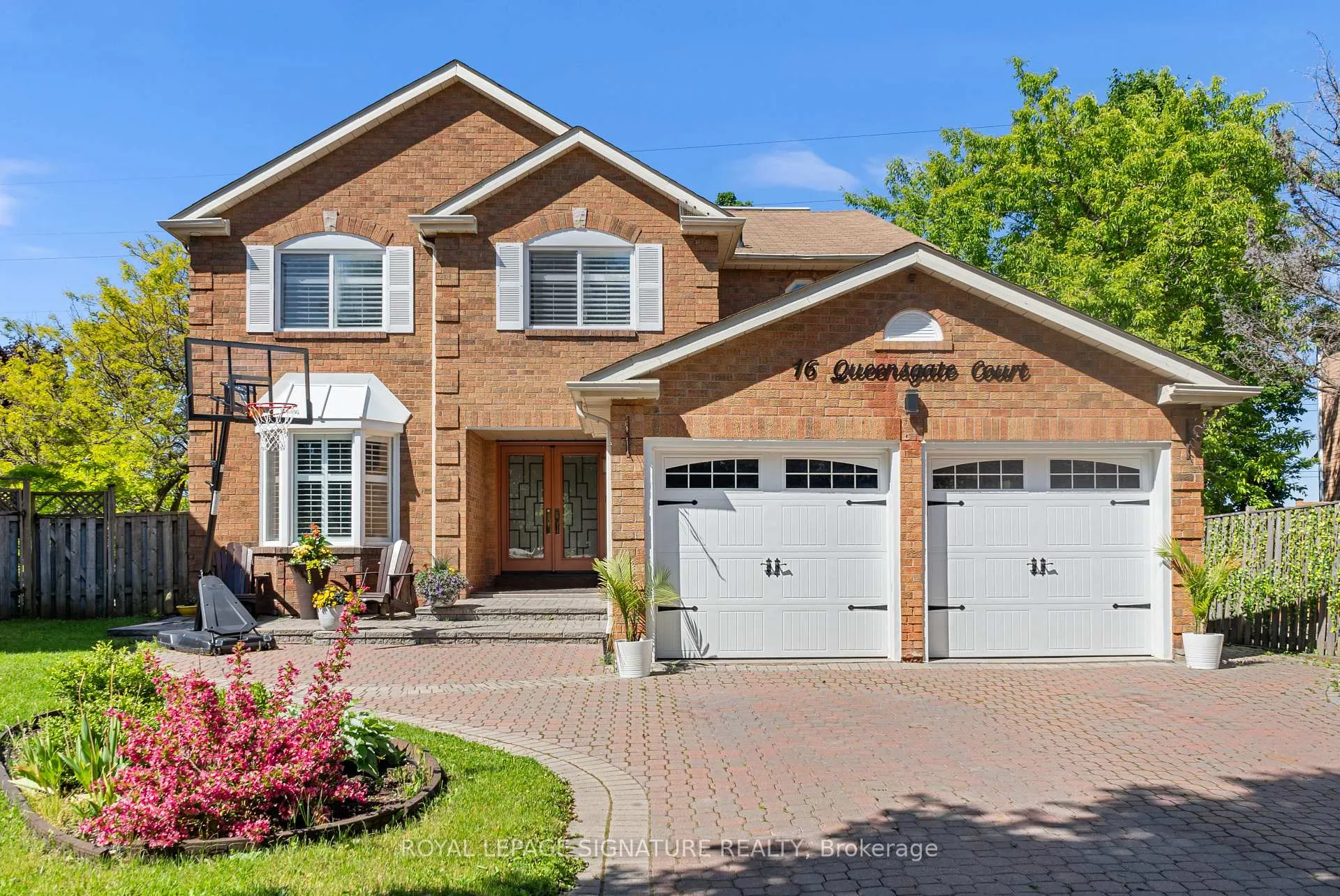 Photo 1 of 16 Queensgate Court, Markham, Unionville — HOMEH