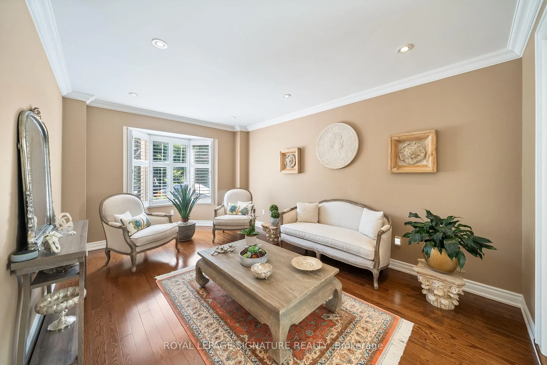 Photo 4 of 16 Queensgate Court, Markham, Unionville — HOMEH