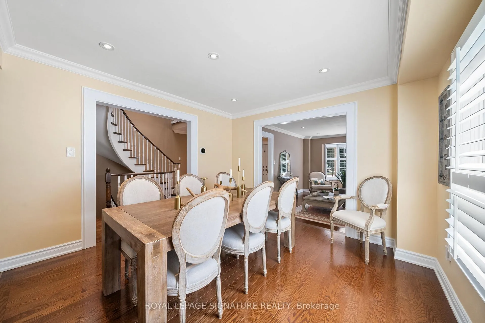 Photo 6 of 16 Queensgate Court, Markham, Unionville — HOMEH