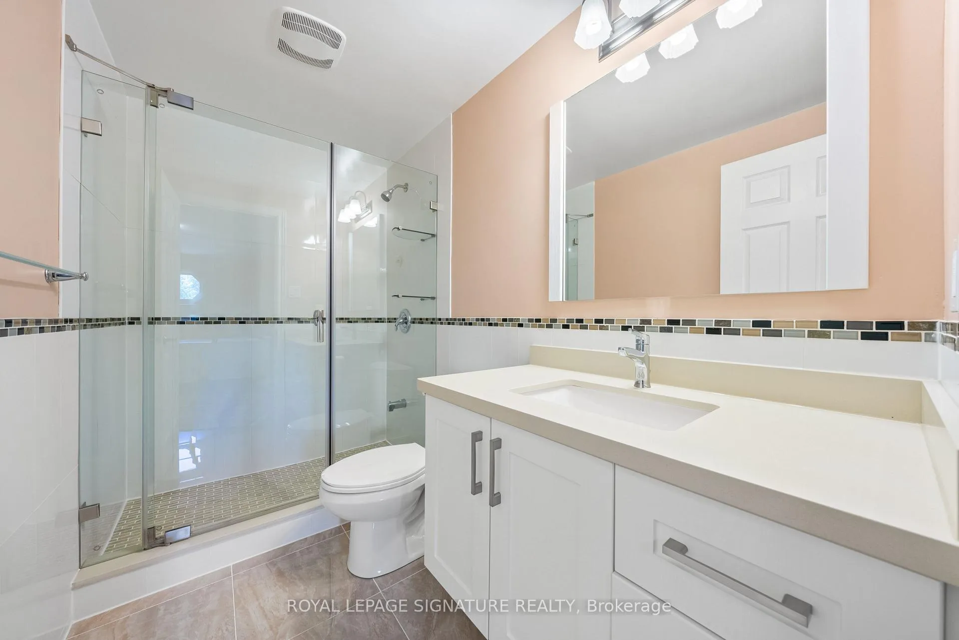 Photo 21 of 16 Queensgate Court, Markham, Unionville — HOMEH