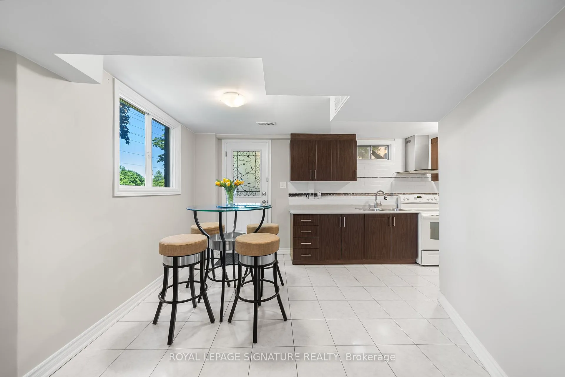 Photo 29 of 16 Queensgate Court, Markham, Unionville — HOMEH