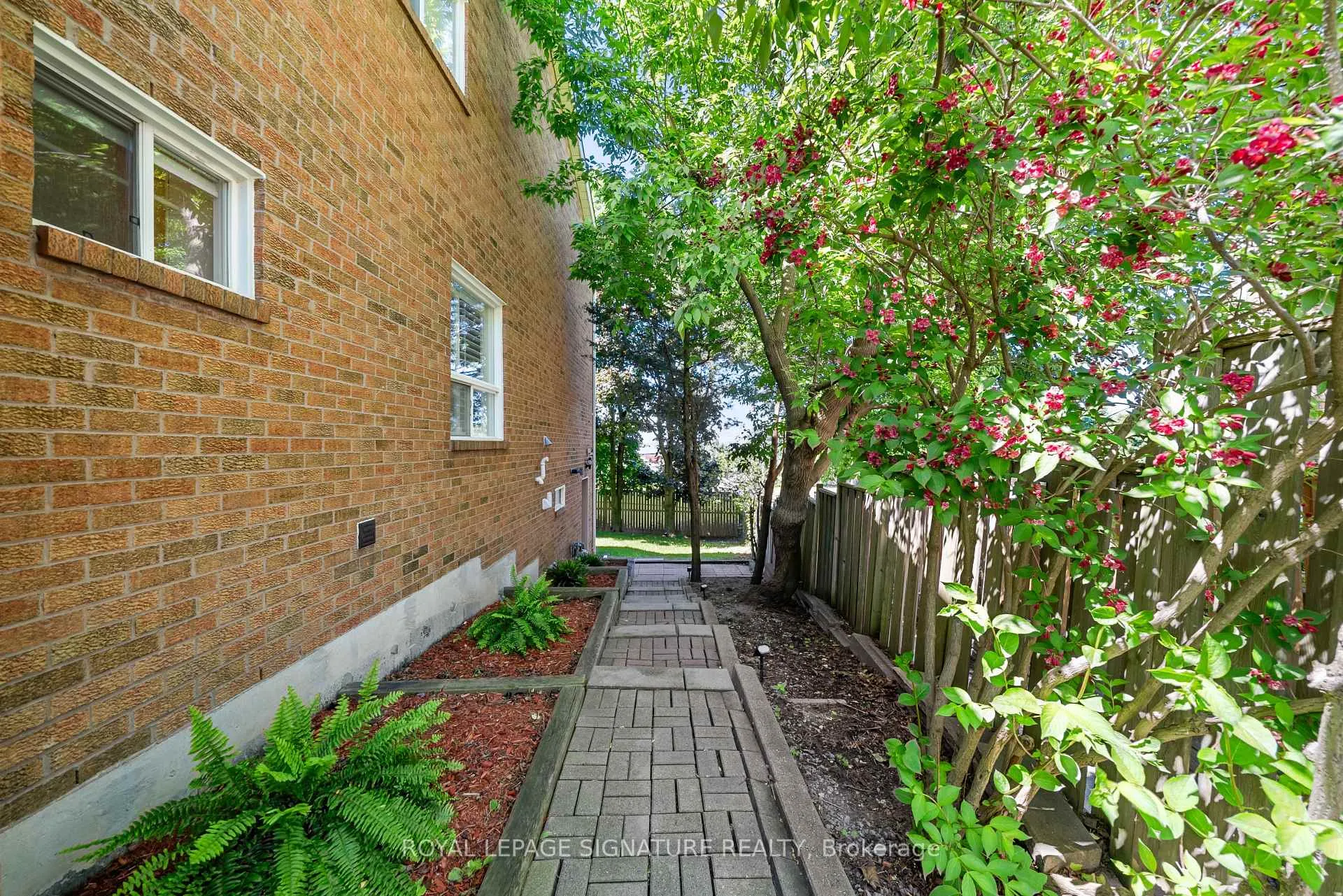 Photo 33 of 16 Queensgate Court, Markham, Unionville — HOMEH
