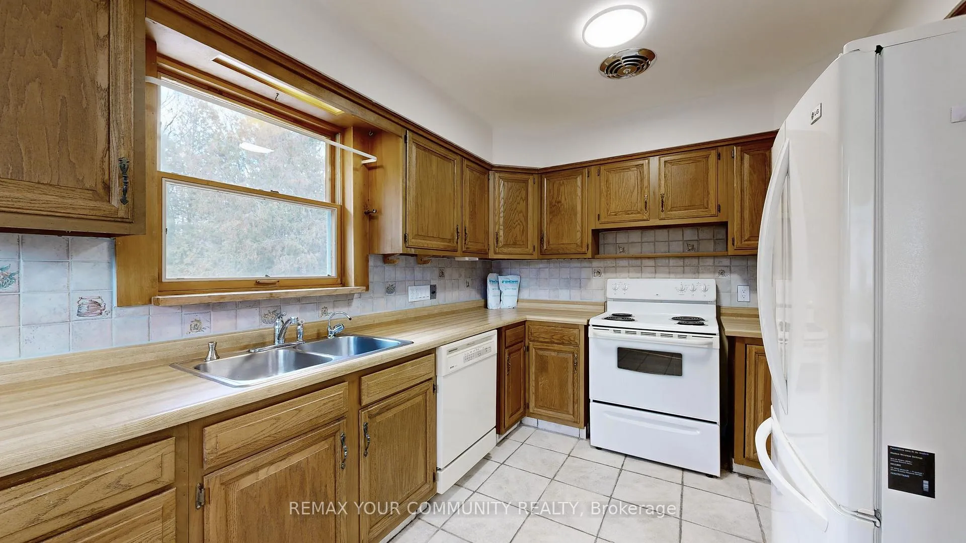 Photo 11 of 9540 Highway 27, Vaughan, West Woodbridge Industrial Area — HOMEH