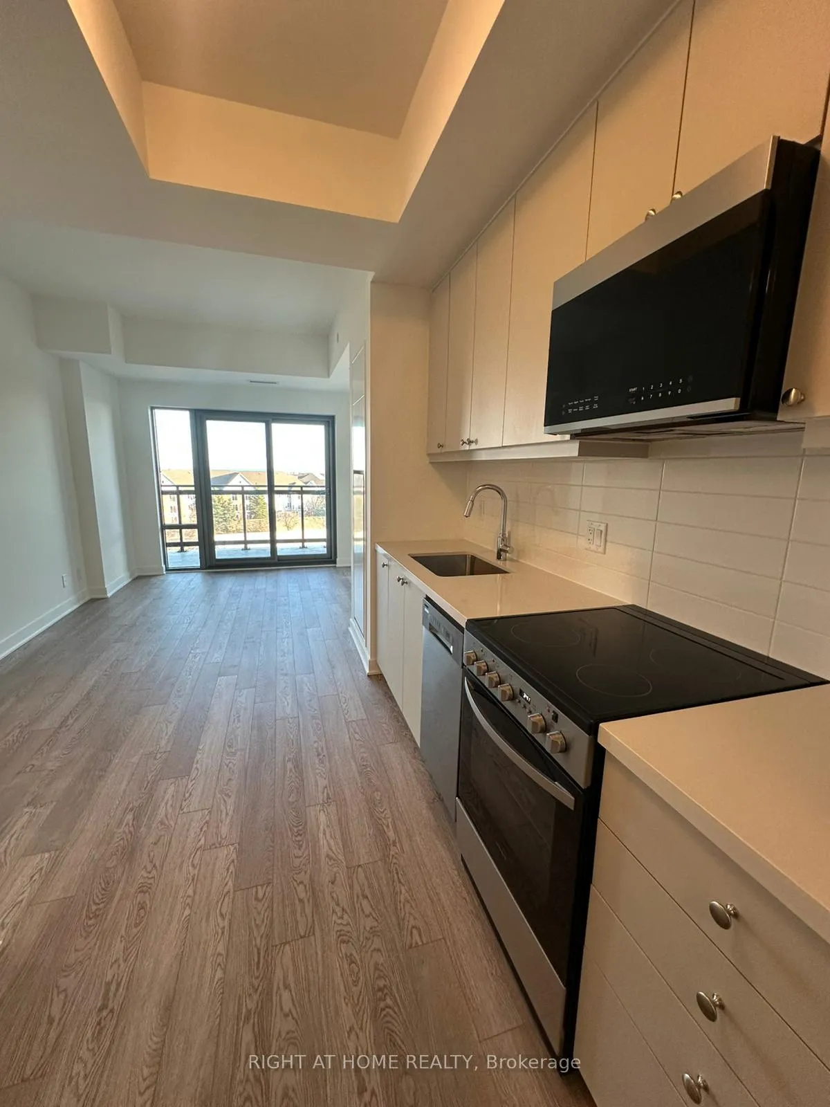 Photo 2 of Unit 525, 51 Clarington Boulevard, Clarington, Bowmanville — HOMEH
