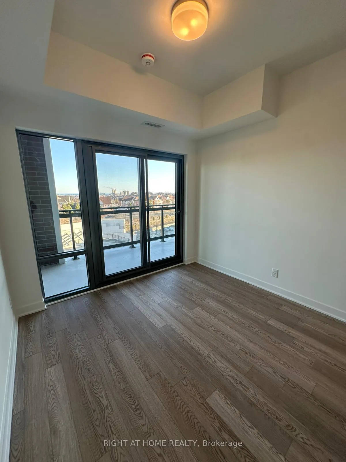 Photo 3 of Unit 525, 51 Clarington Boulevard, Clarington, Bowmanville — HOMEH