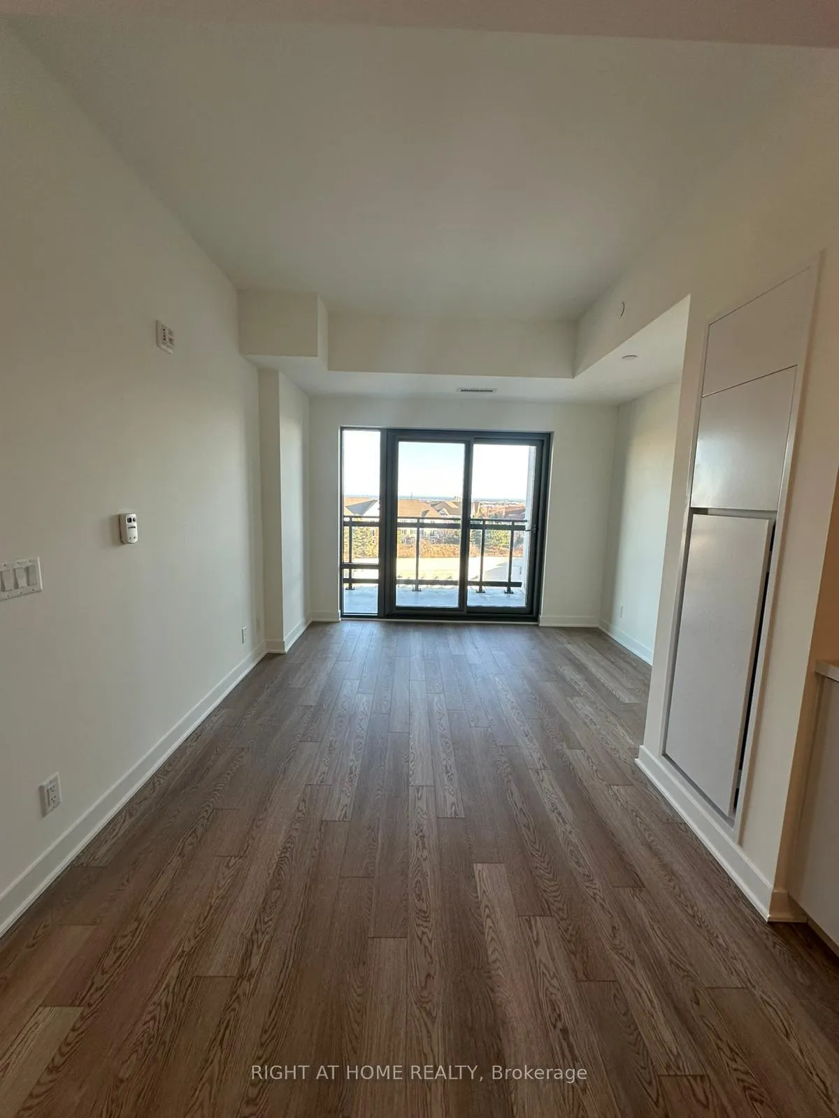 Photo 5 of Unit 525, 51 Clarington Boulevard, Clarington, Bowmanville — HOMEH