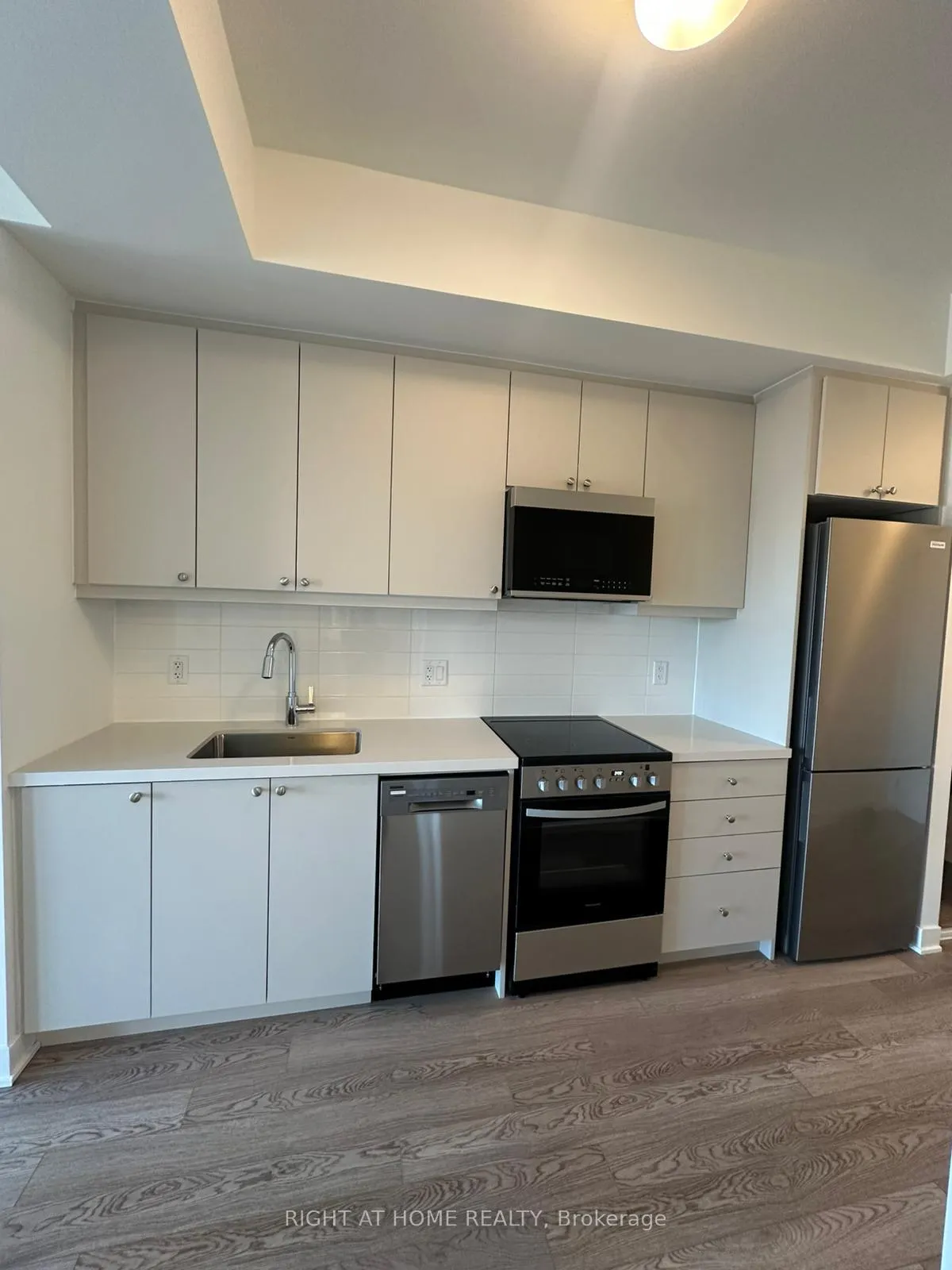 Photo 10 of Unit 525, 51 Clarington Boulevard, Clarington, Bowmanville — HOMEH