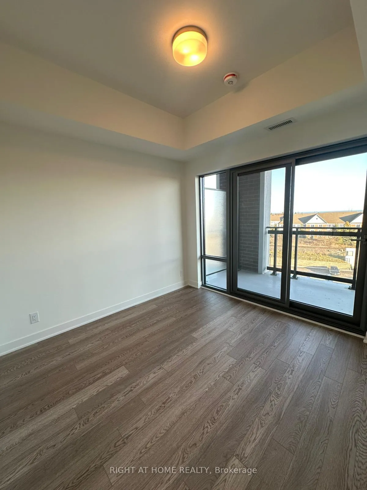 Photo 13 of Unit 525, 51 Clarington Boulevard, Clarington, Bowmanville — HOMEH