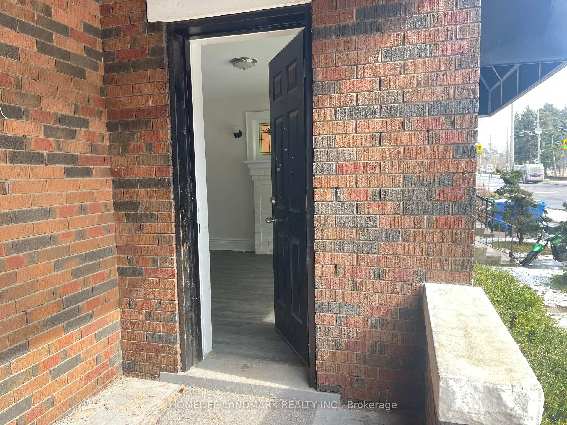 Photo 1 of Unit 1, 987 Main Street E, Hamilton, Crown Point — HOMEH