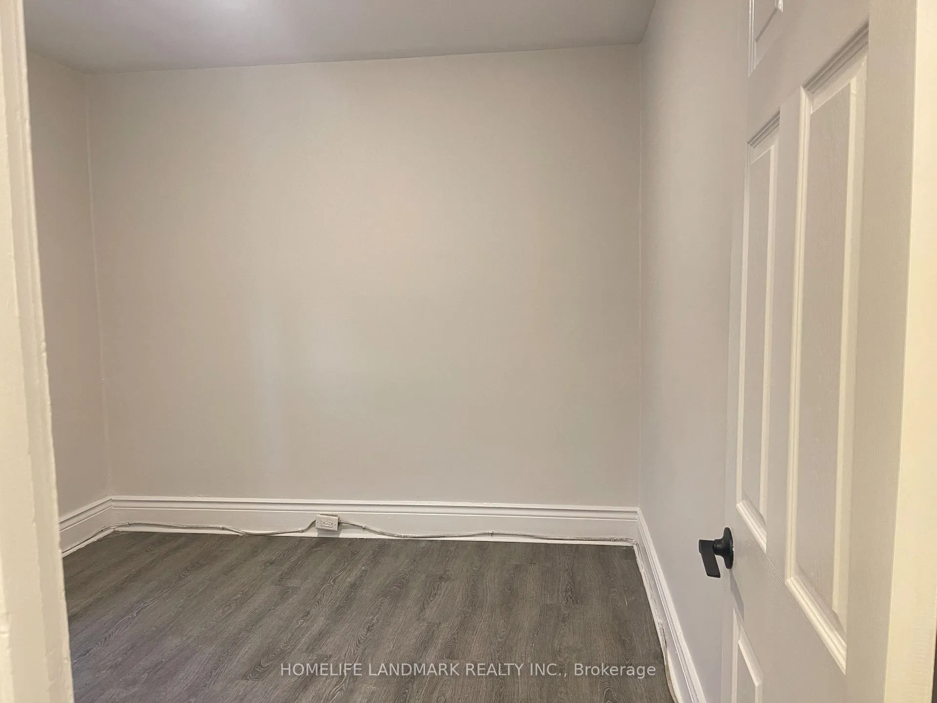 Photo 11 of Unit 1, 987 Main Street E, Hamilton, Crown Point — HOMEH