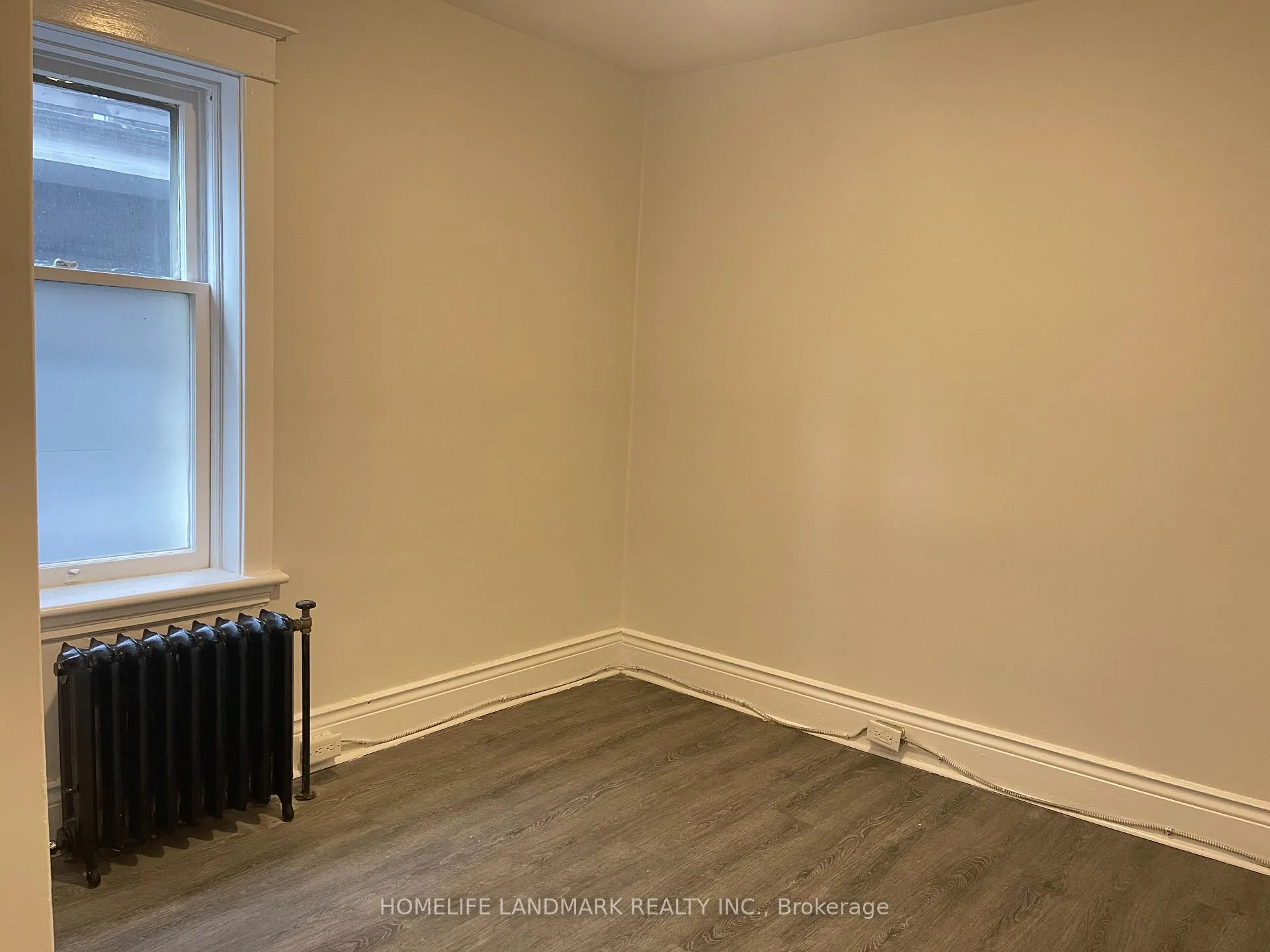 Photo 12 of Unit 1, 987 Main Street E, Hamilton, Crown Point — HOMEH