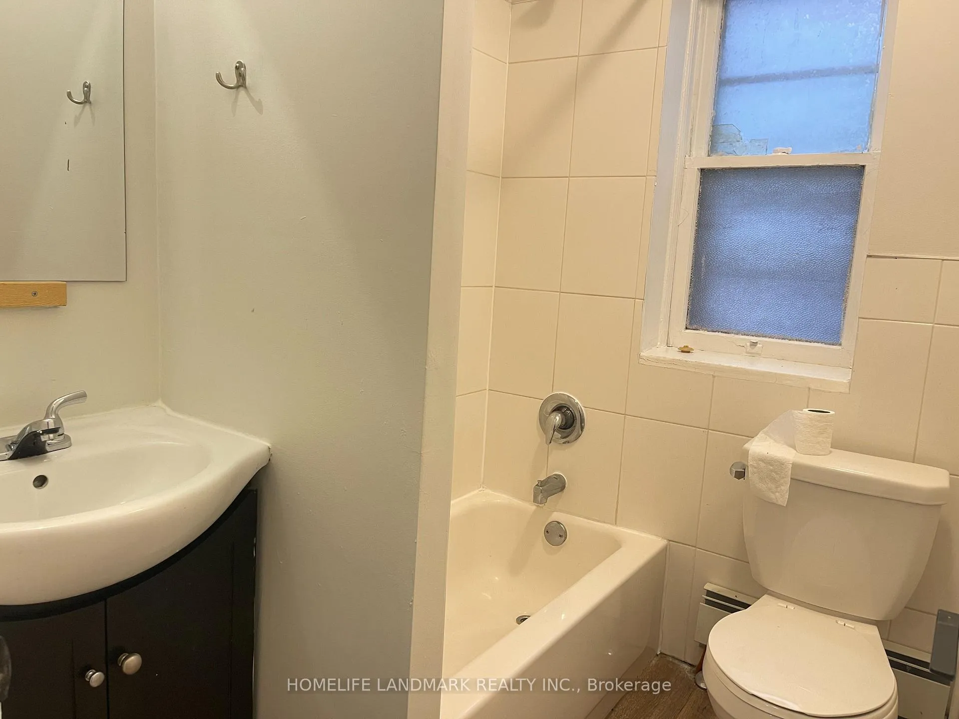 Photo 16 of Unit 1, 987 Main Street E, Hamilton, Crown Point — HOMEH