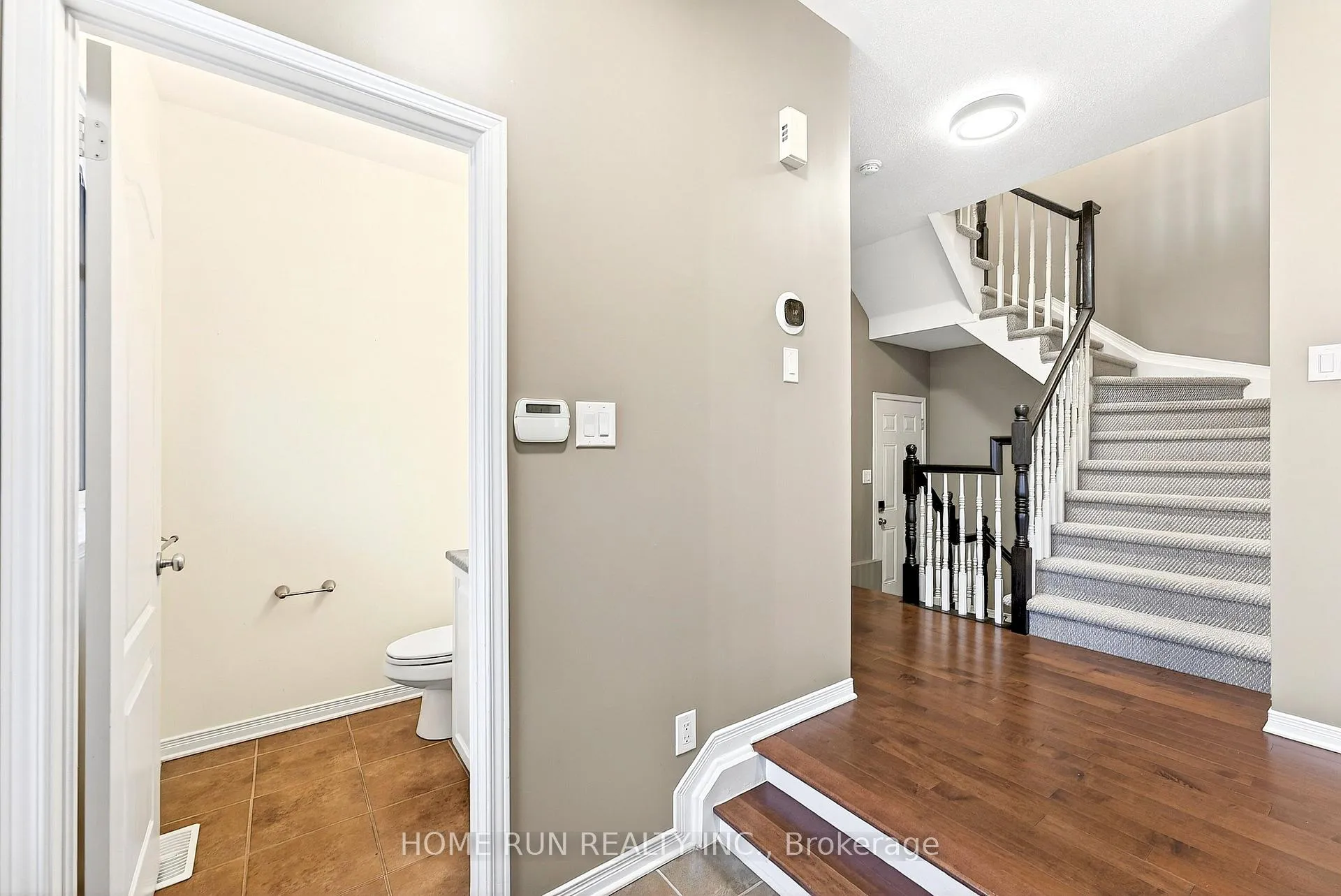 Photo 3 of 104 Eye Bright Crescent, Ottawa, Riverside South/Gloucester Glen — HOMEH