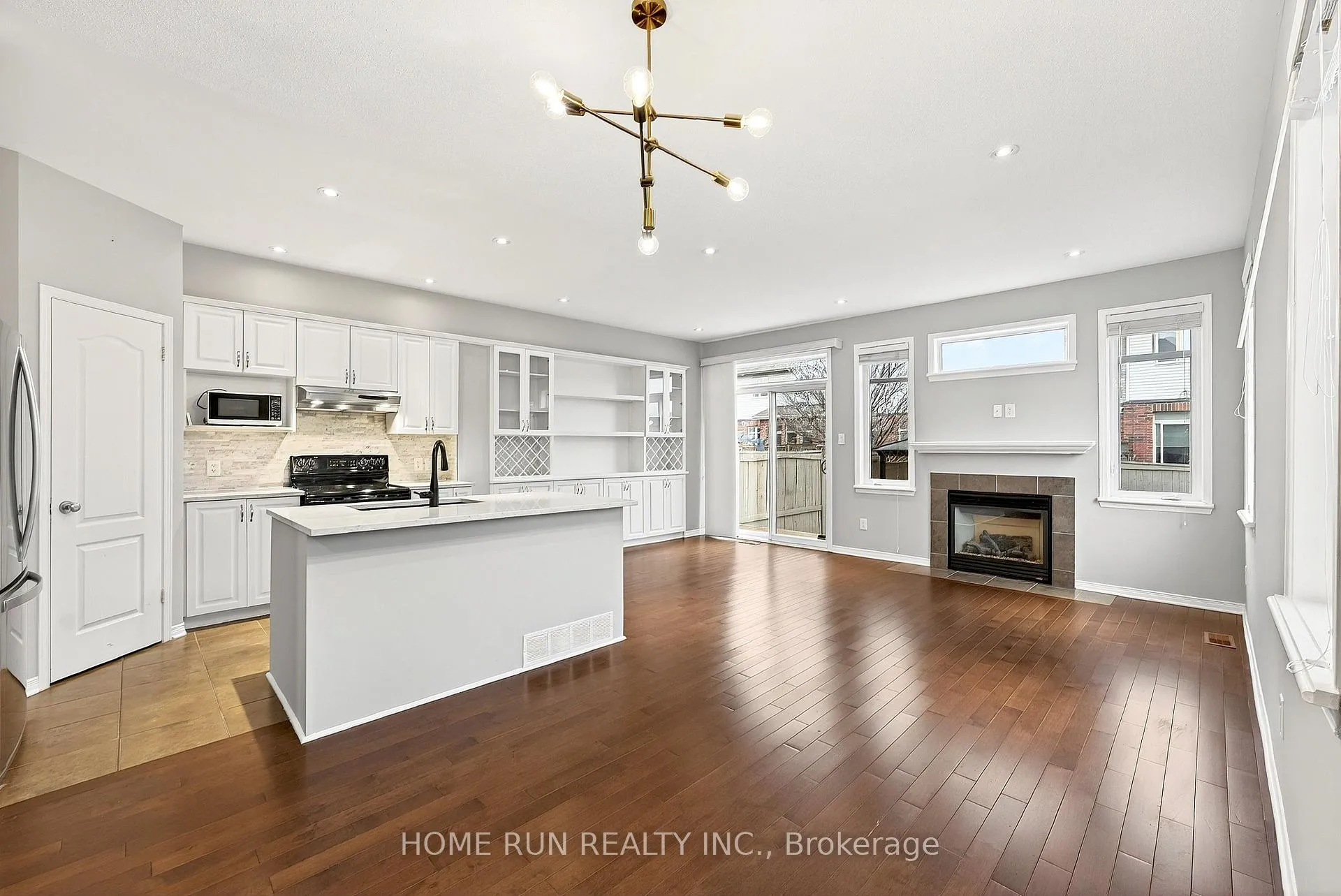 Photo 8 of 104 Eye Bright Crescent, Ottawa, Riverside South/Gloucester Glen — HOMEH
