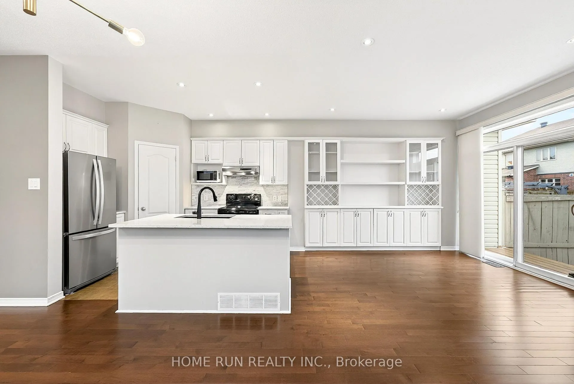 Photo 11 of 104 Eye Bright Crescent, Ottawa, Riverside South/Gloucester Glen — HOMEH
