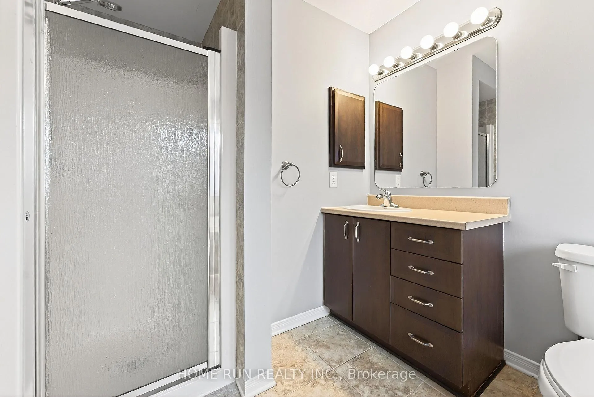 Photo 19 of 104 Eye Bright Crescent, Ottawa, Riverside South/Gloucester Glen — HOMEH