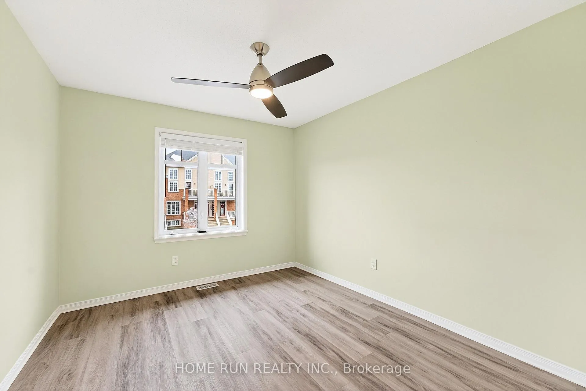 Photo 21 of 104 Eye Bright Crescent, Ottawa, Riverside South/Gloucester Glen — HOMEH