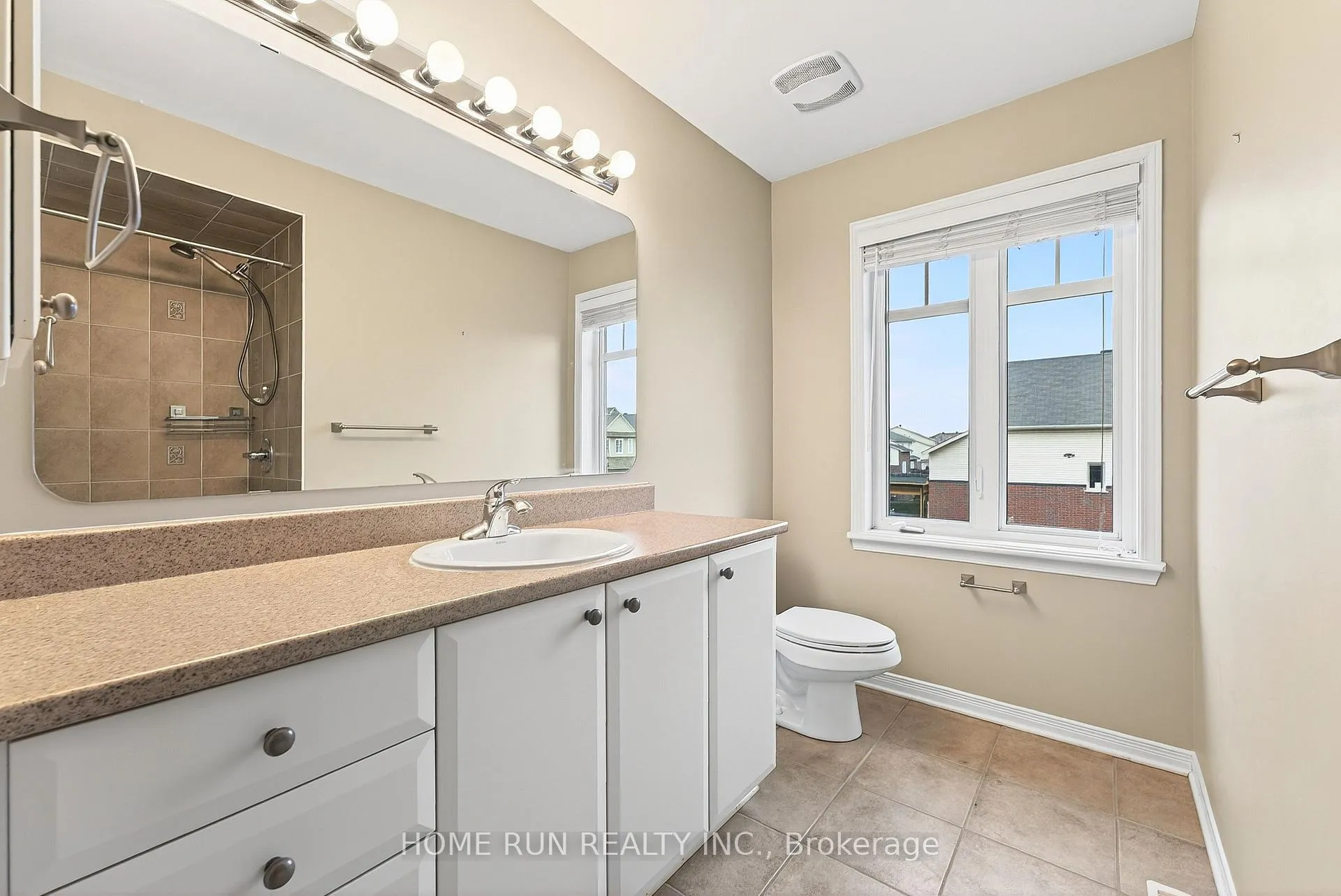 Photo 24 of 104 Eye Bright Crescent, Ottawa, Riverside South/Gloucester Glen — HOMEH