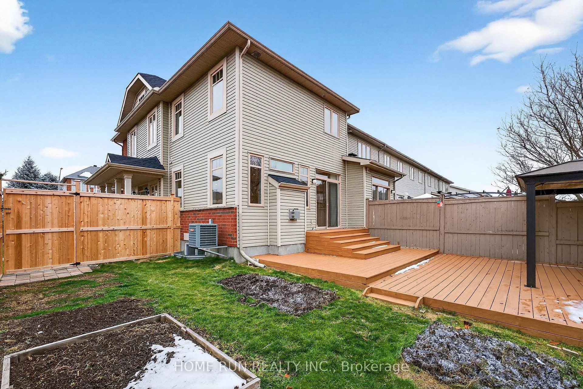 Photo 32 of 104 Eye Bright Crescent, Ottawa, Riverside South/Gloucester Glen — HOMEH