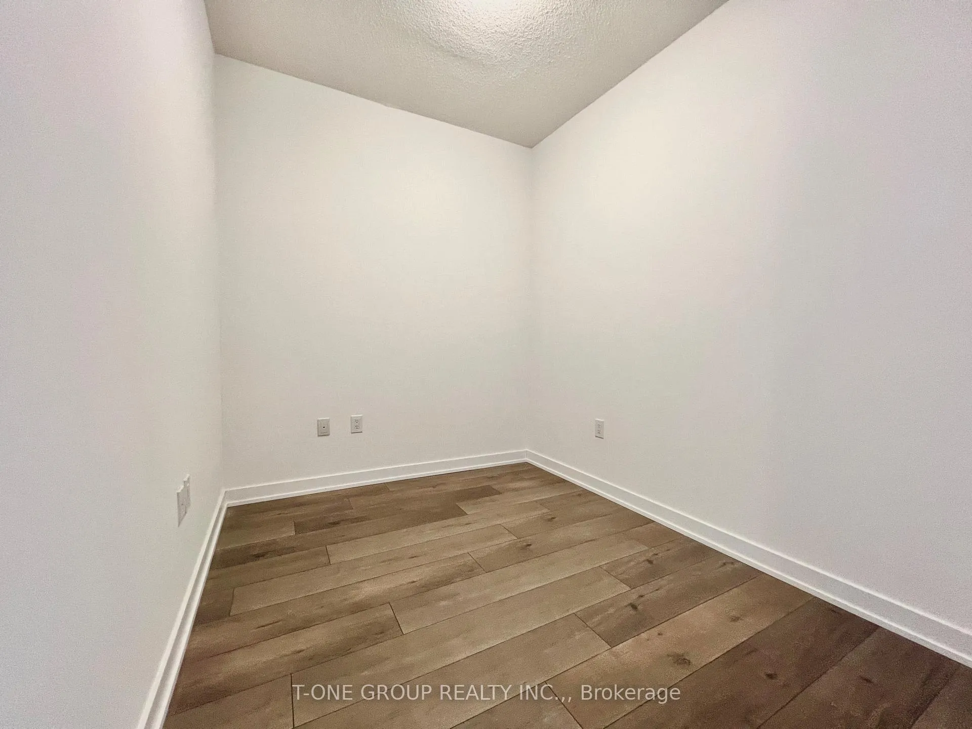 Photo 11 of Unit 1707, 38 Honeycrisp Crescent, Vaughan, Vaughan Corporate Centre — HOMEH