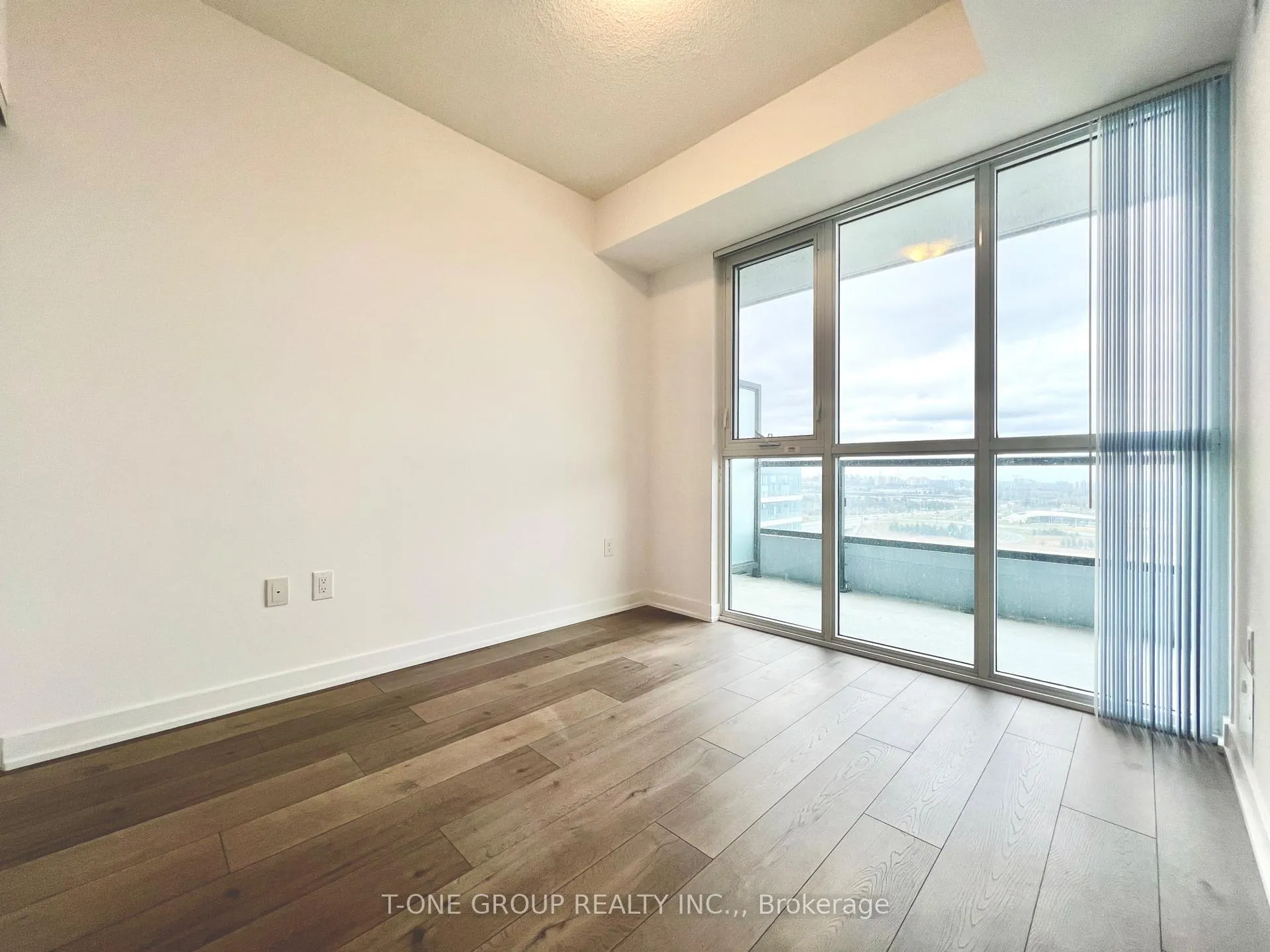 Photo 15 of Unit 1707, 38 Honeycrisp Crescent, Vaughan, Vaughan Corporate Centre — HOMEH