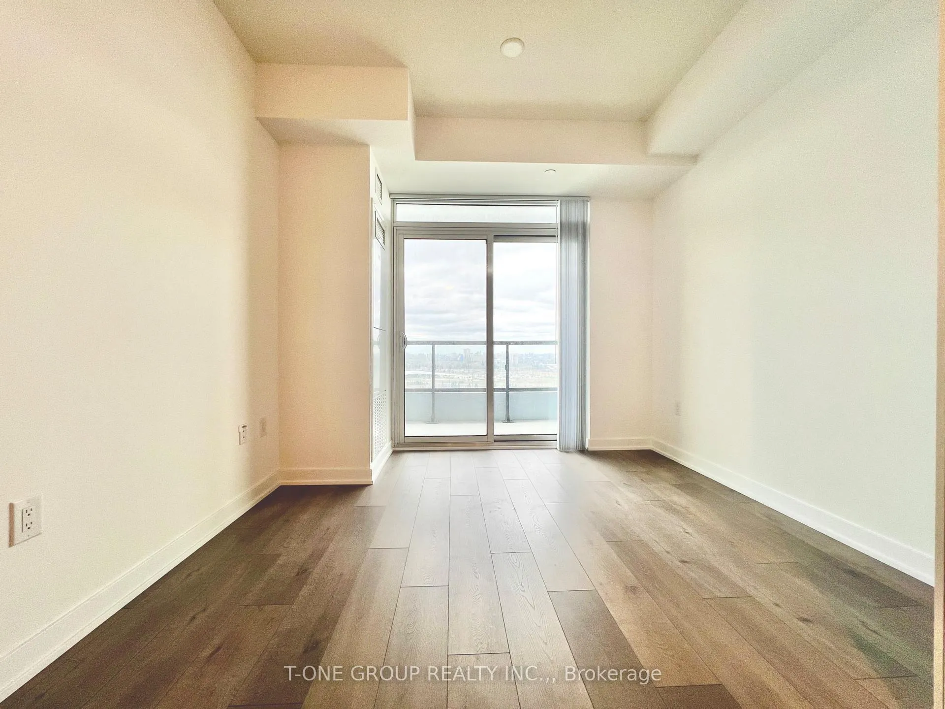 Photo 16 of Unit 1707, 38 Honeycrisp Crescent, Vaughan, Vaughan Corporate Centre — HOMEH