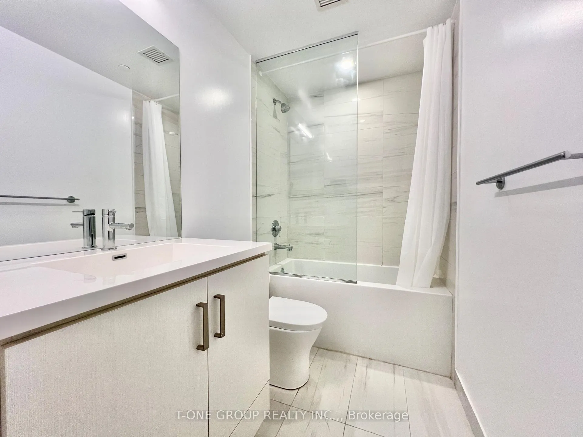 Photo 18 of Unit 1707, 38 Honeycrisp Crescent, Vaughan, Vaughan Corporate Centre — HOMEH