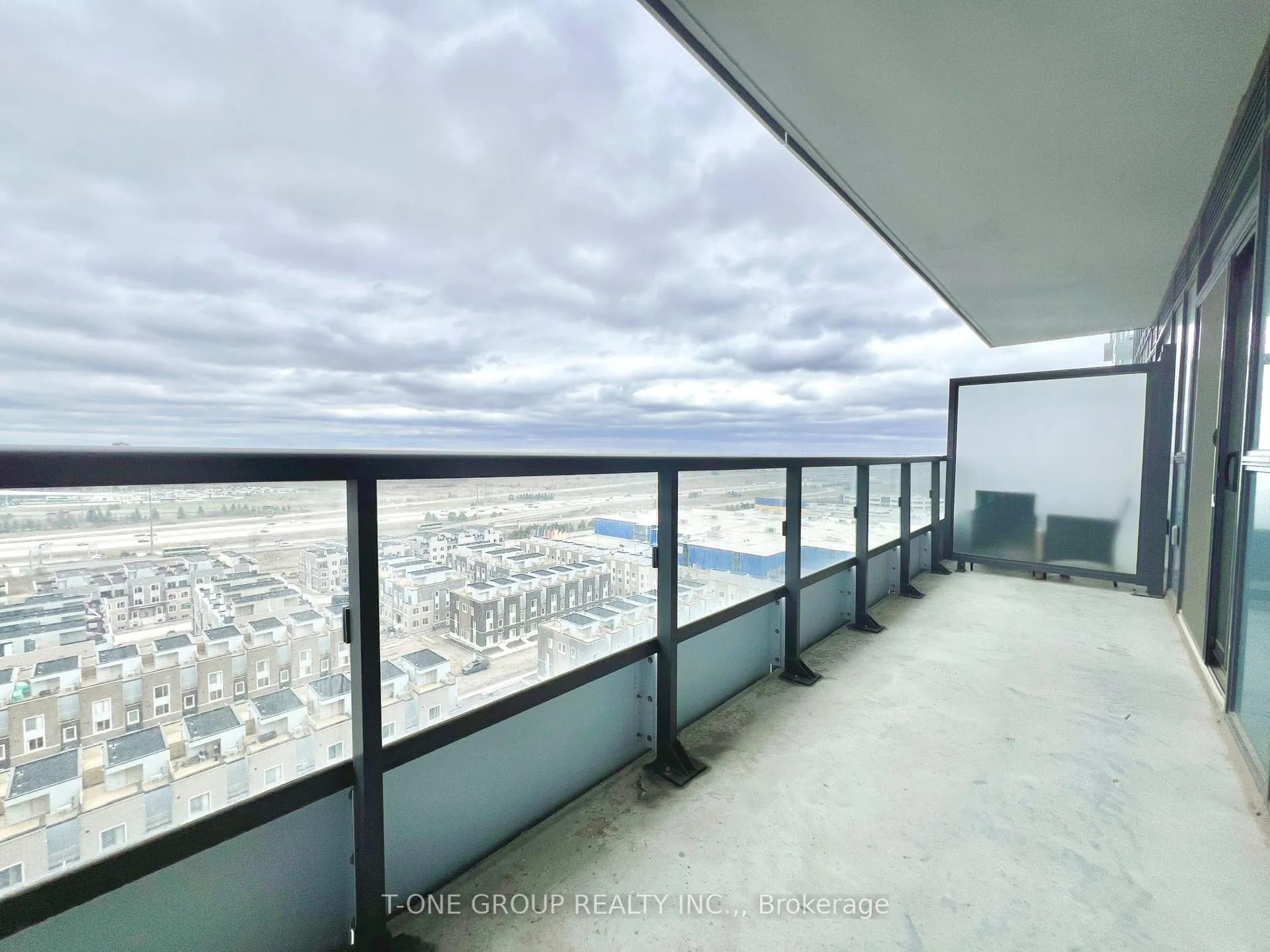 Photo 20 of Unit 1707, 38 Honeycrisp Crescent, Vaughan, Vaughan Corporate Centre — HOMEH
