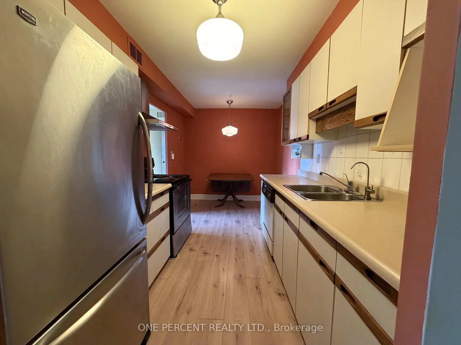Photo 2 of Unit 1402, 61 Richview Road, Etobicoke, Humber Heights — HOMEH