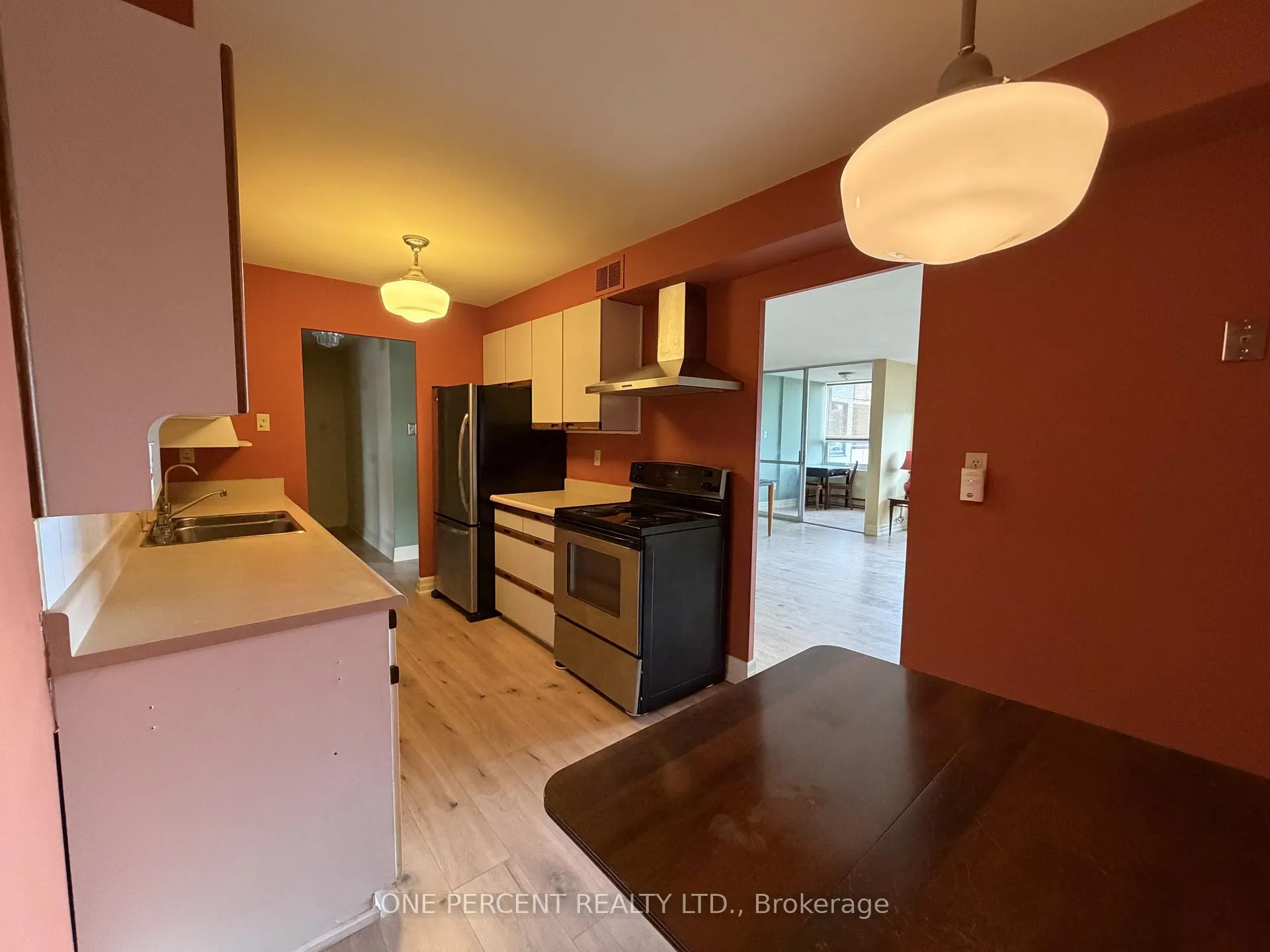 Photo 4 of Unit 1402, 61 Richview Road, Etobicoke, Humber Heights — HOMEH