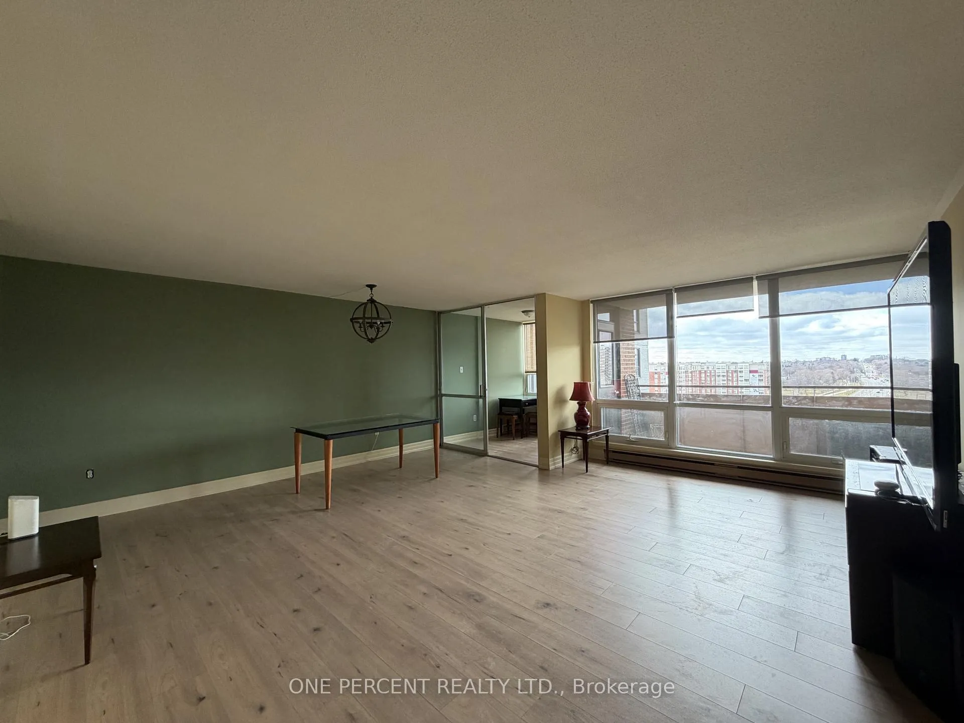 Photo 5 of Unit 1402, 61 Richview Road, Etobicoke, Humber Heights — HOMEH