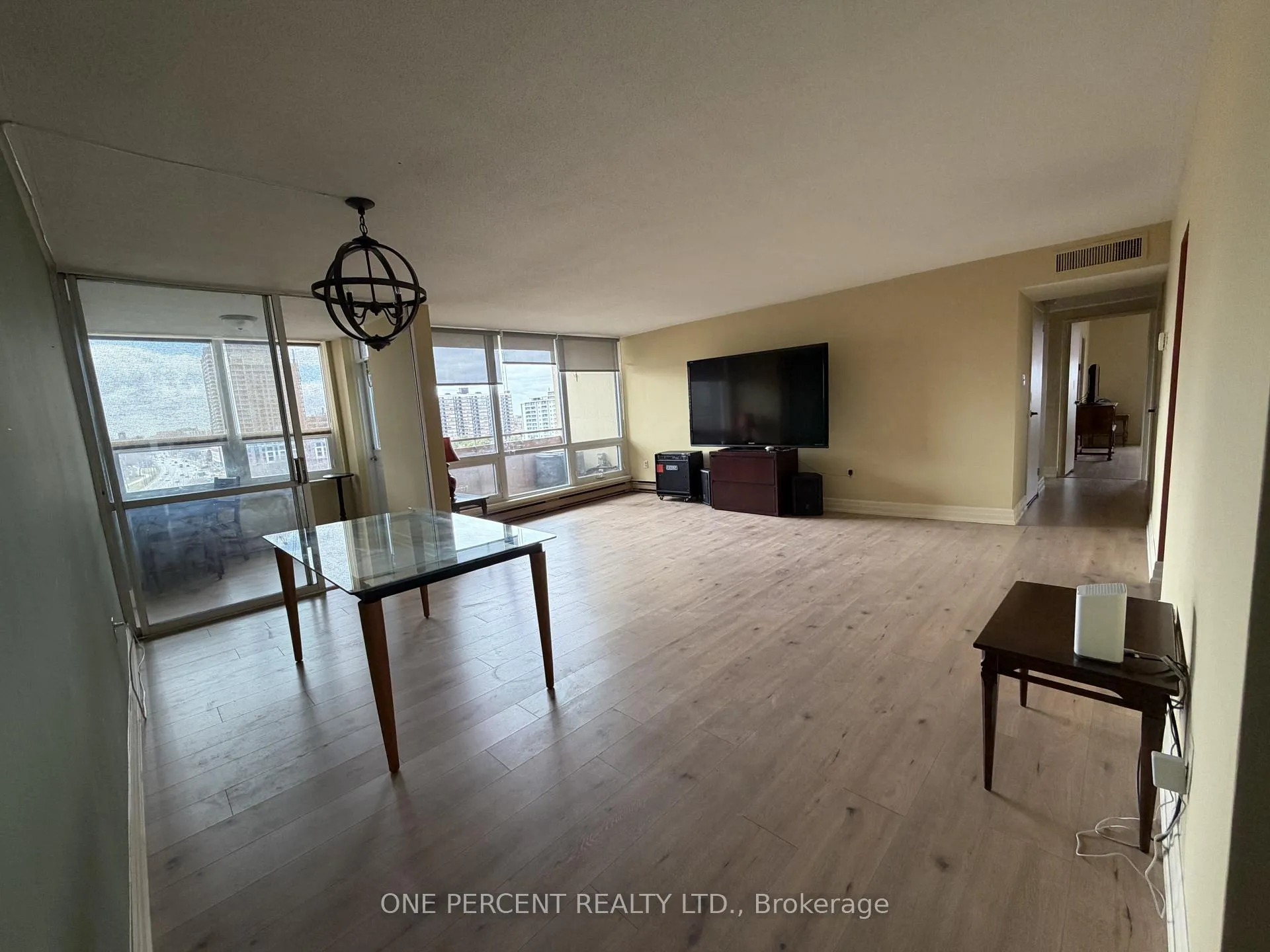 Photo 7 of Unit 1402, 61 Richview Road, Etobicoke, Humber Heights — HOMEH