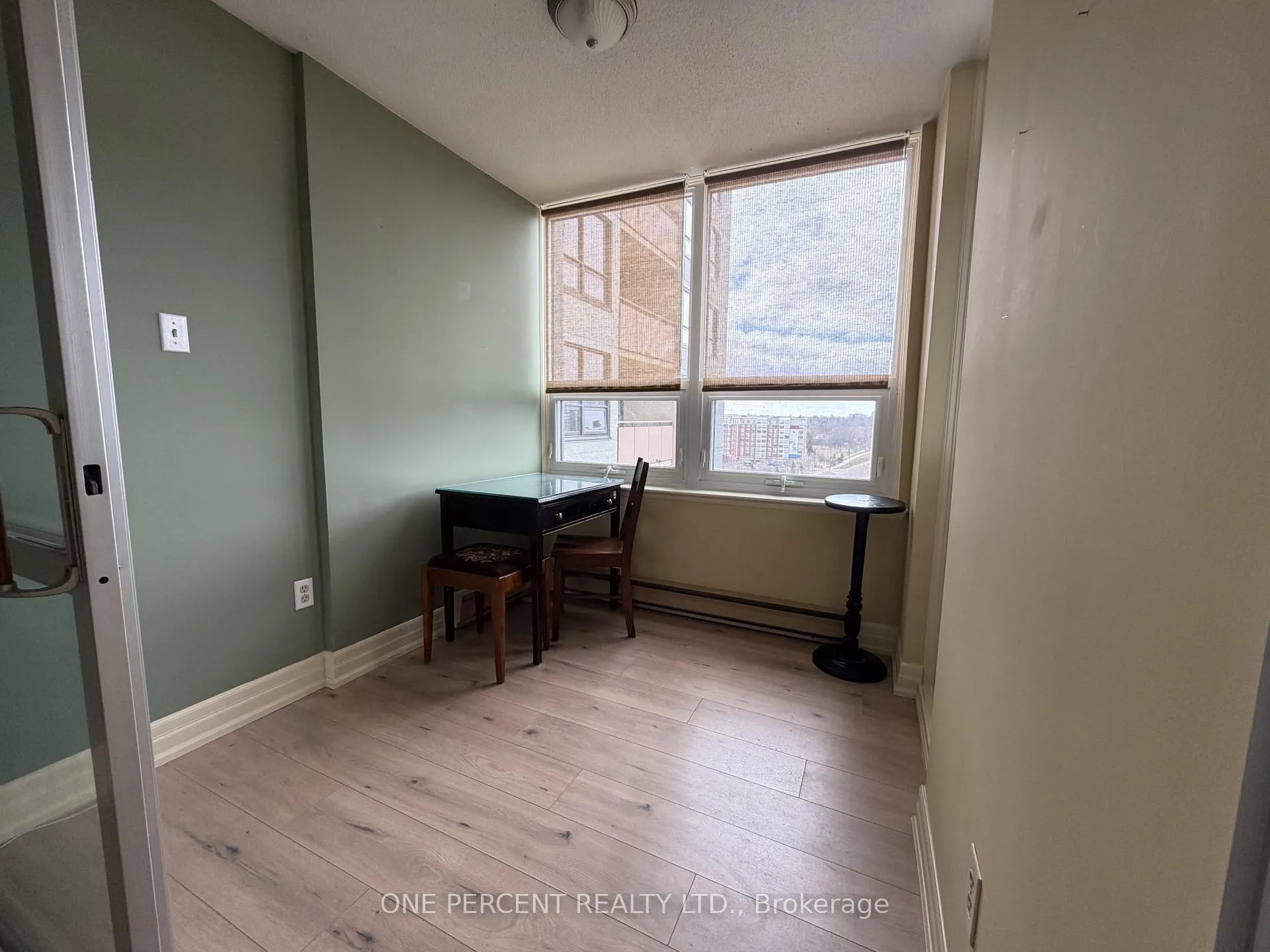 Photo 9 of Unit 1402, 61 Richview Road, Etobicoke, Humber Heights — HOMEH