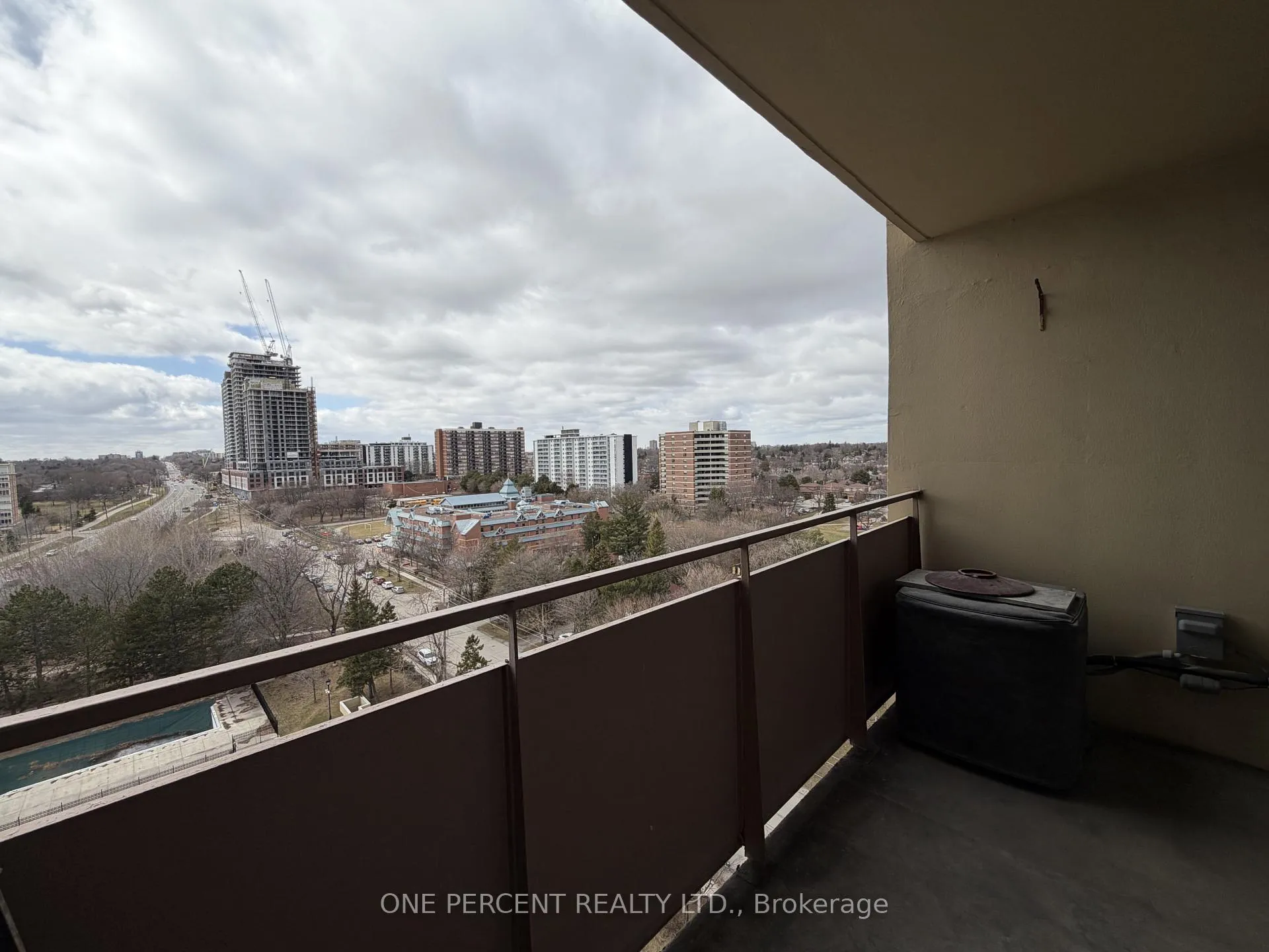 Photo 10 of Unit 1402, 61 Richview Road, Etobicoke, Humber Heights — HOMEH