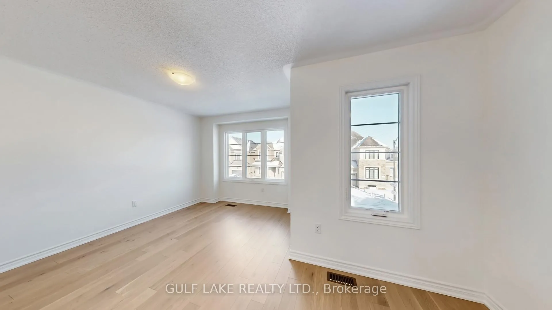 Photo 4 of 1483 Chamomile Crescent, Milton, Walker — HOMEH