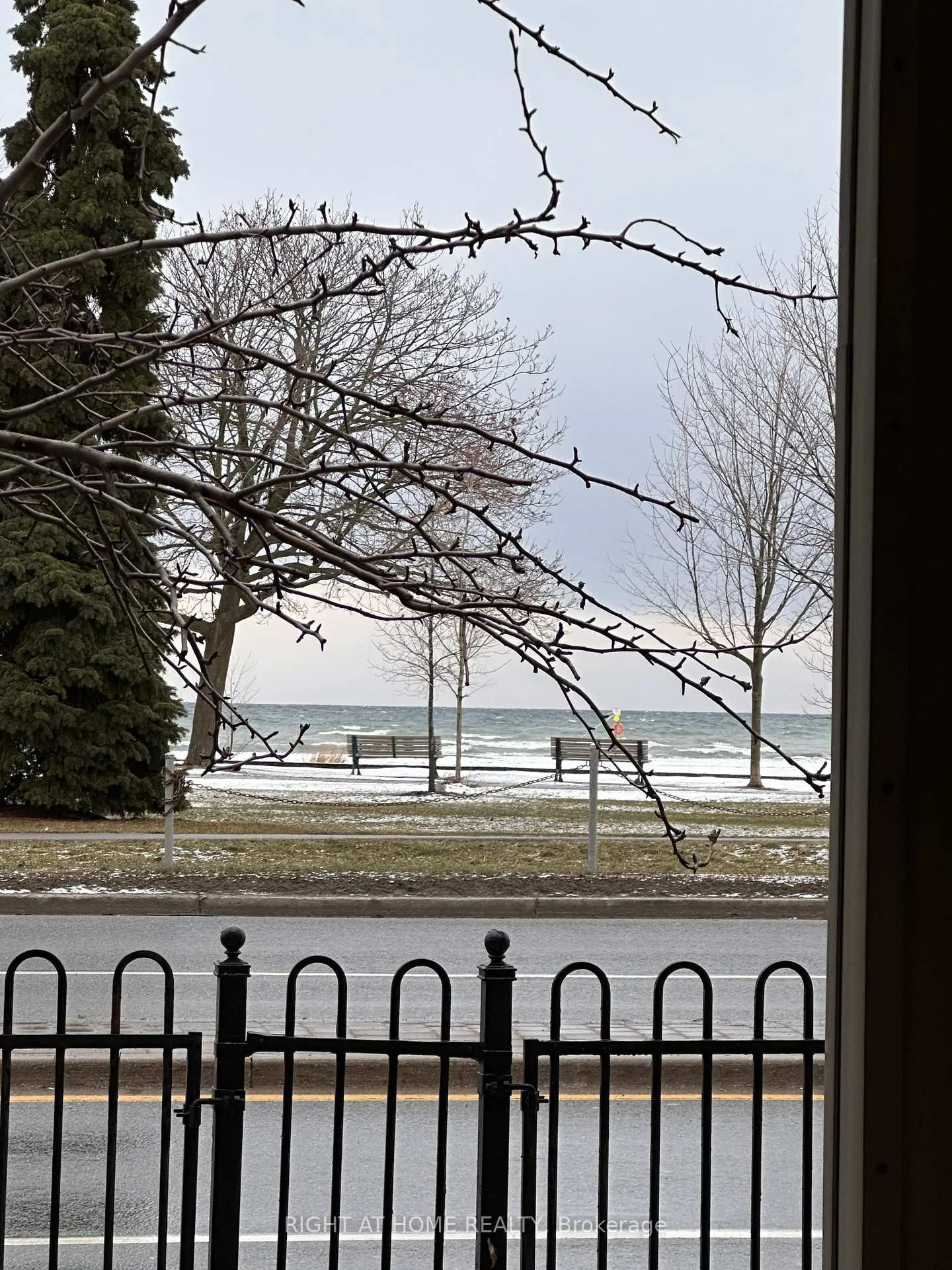 Photo 5 of Unit Ground, 1830 Lake Shore Boulevard E, Toronto, The Beaches — HOMEH