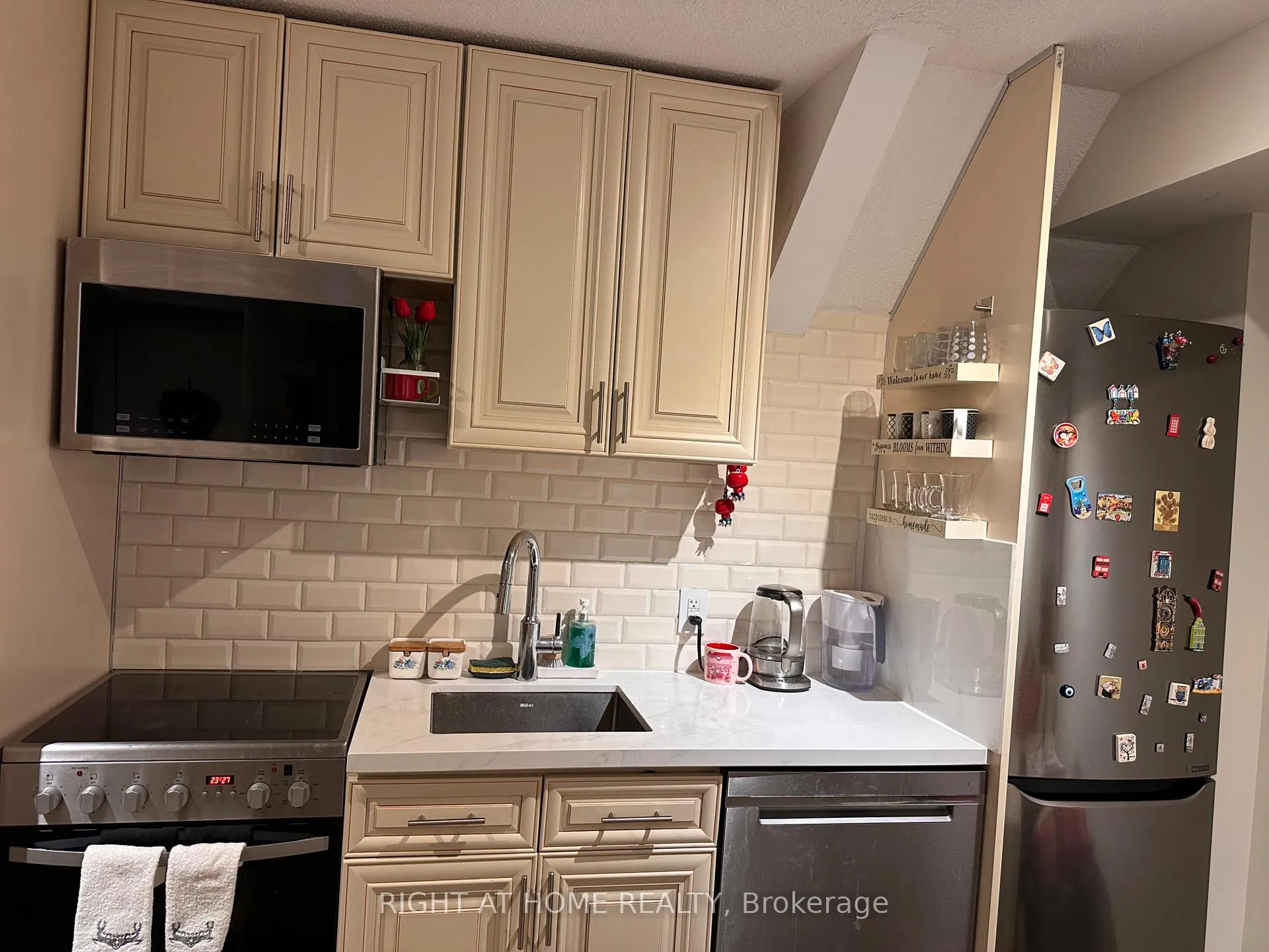 Photo 25 of Unit Ground, 1830 Lake Shore Boulevard E, Toronto, The Beaches — HOMEH
