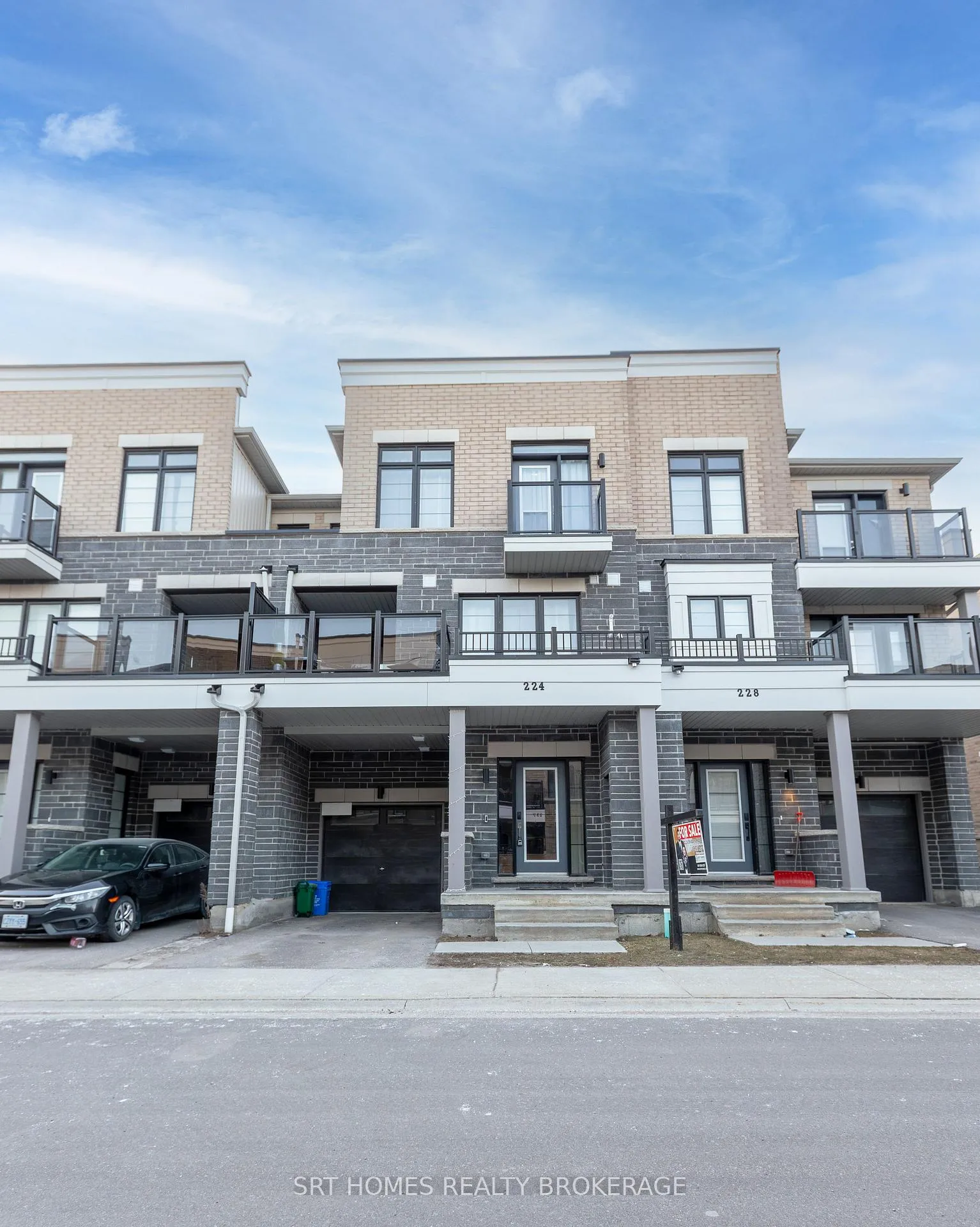 Photo 1 of 224 Lord Elgin Lane, Clarington, Bowmanville — HOMEH