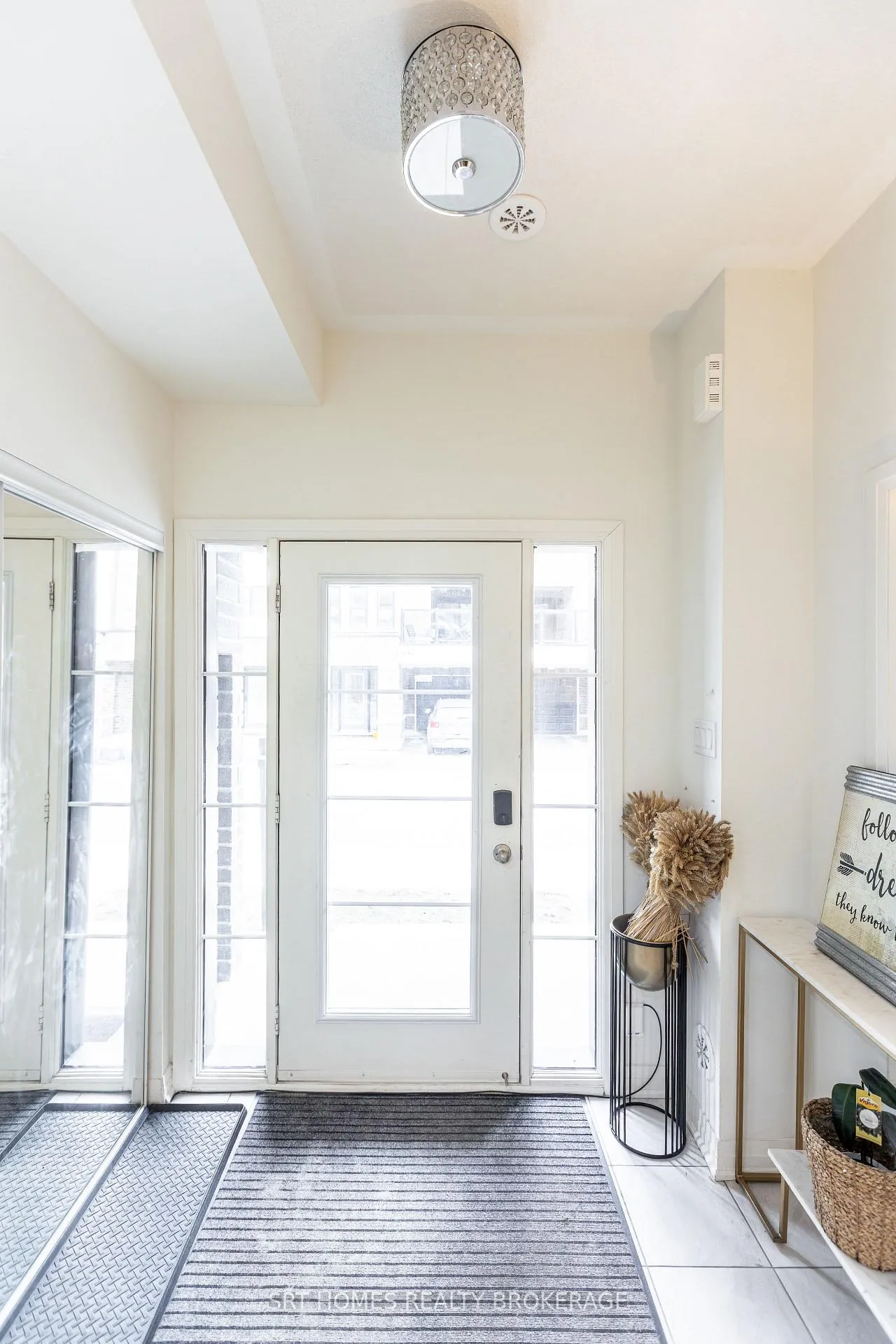 Photo 3 of 224 Lord Elgin Lane, Clarington, Bowmanville — HOMEH