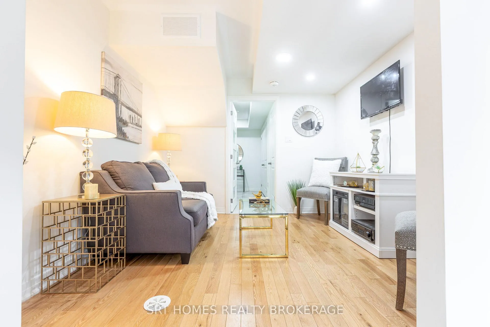 Photo 7 of 224 Lord Elgin Lane, Clarington, Bowmanville — HOMEH